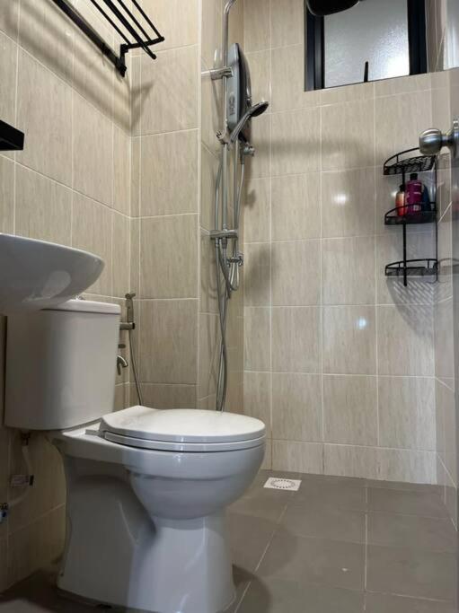 Attractive 3 Bedroom Condo with Pool-D Raudhah Homestay photo 6