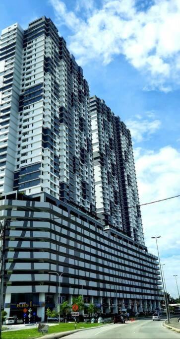 Attractive 3 Bedroom Condo with Pool-D Raudhah Homestay view 3