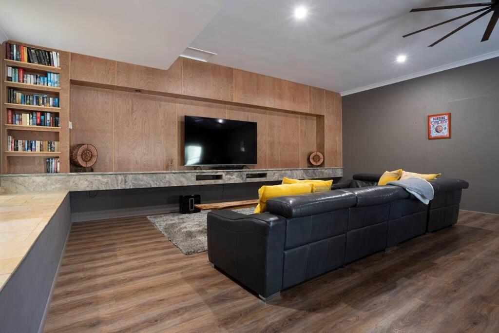 Serenity, Sprawling Home Surrounded By Acreage