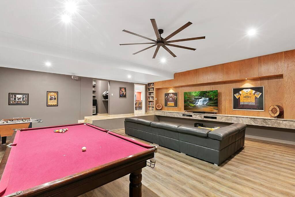Serenity, Sprawling Home Surrounded By Acreage