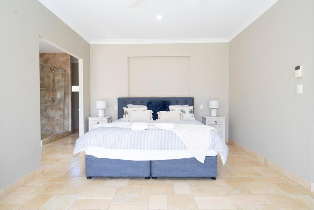 Serenity, Sprawling Home Surrounded By Acreage