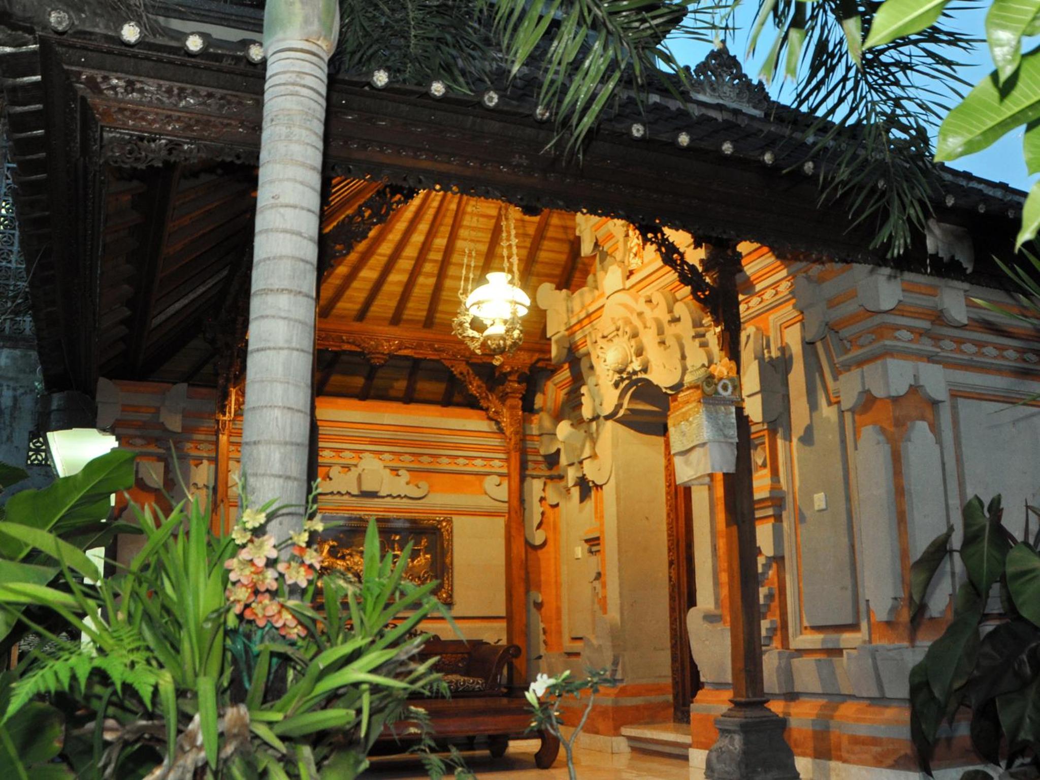 Hotel Dewi Antara Homestay - Image 1