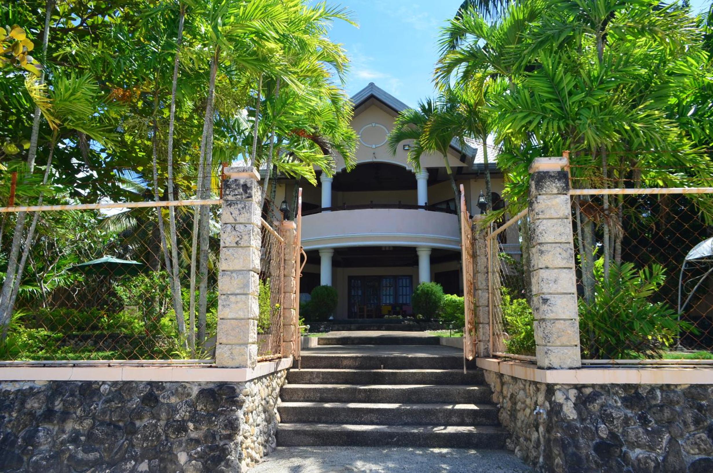 Private beachfront accommodation with ocean view and direct reef access view 4