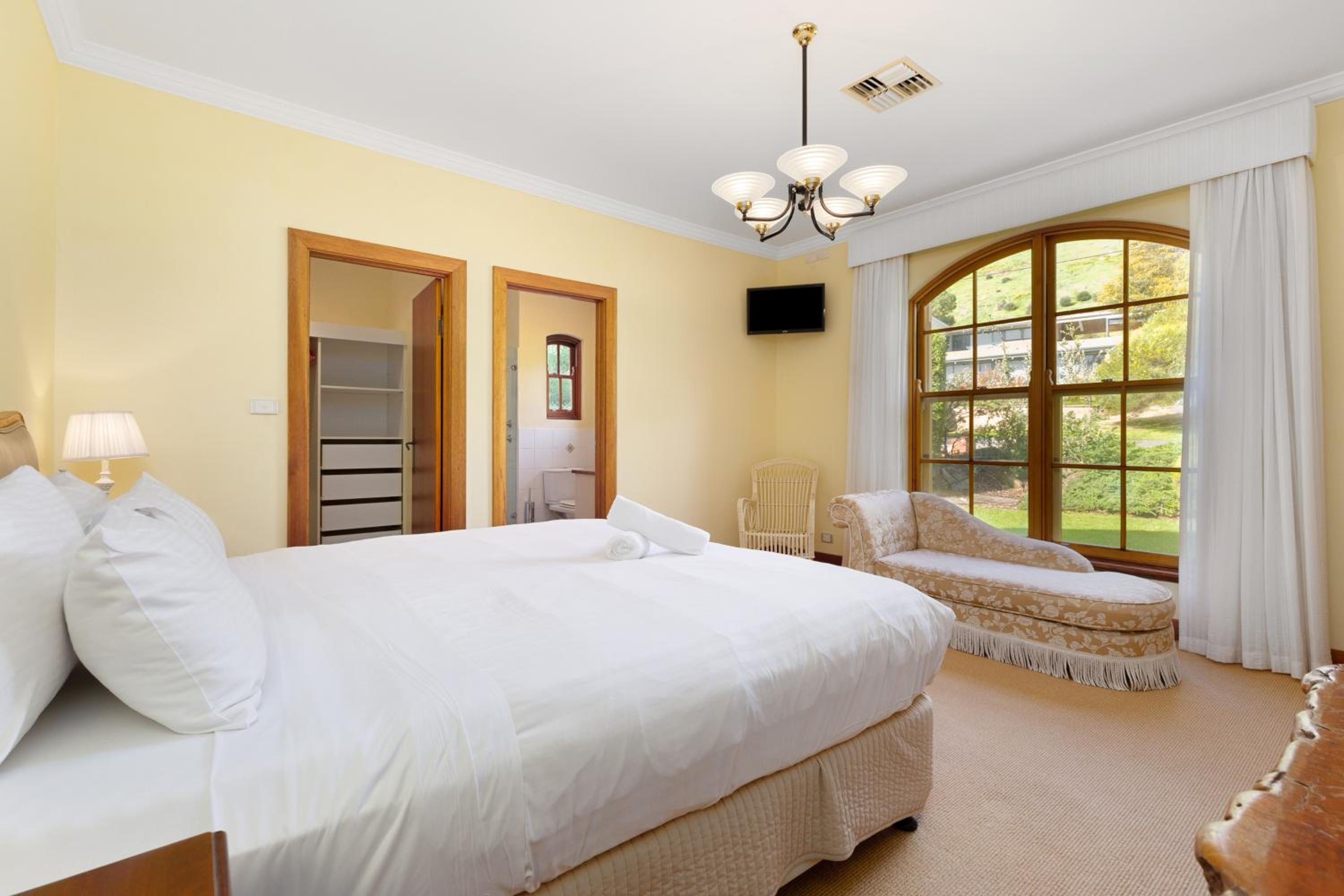 Elcott House - Carrickalinga - C21 SouthCoast Holidays
