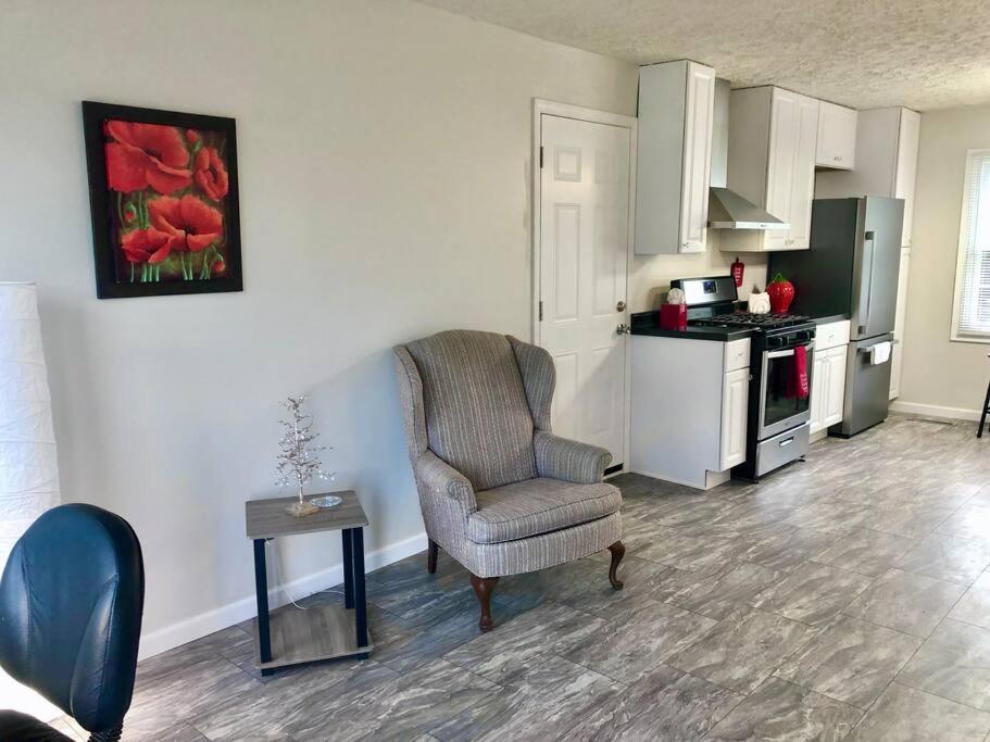 Bloomington Vacations - Trestle Creek Farm- farmhouse suite - Property Image 3