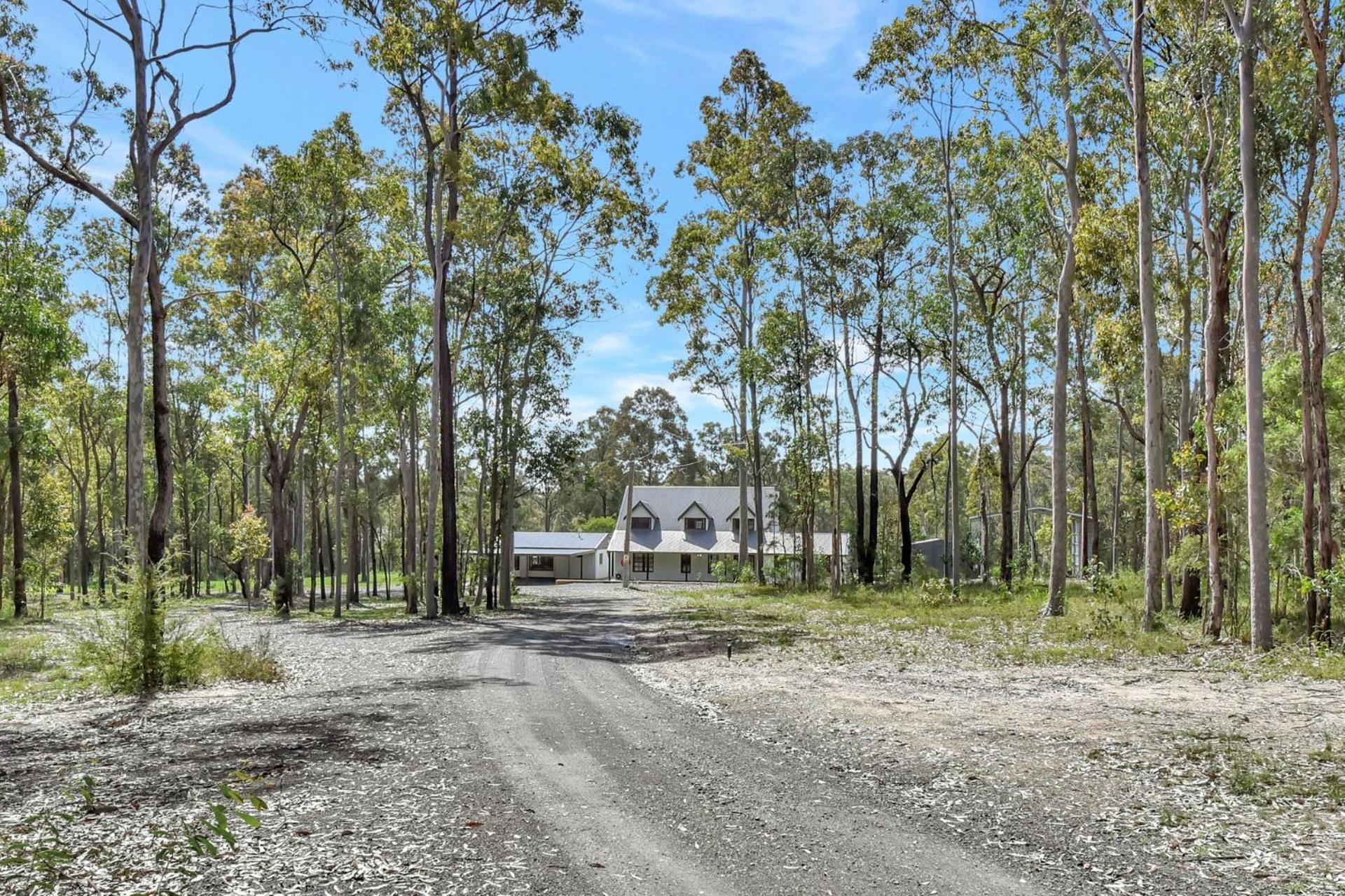 Kitchener Country Estate with Pool Hot Tub on private acres that sleeps up to 18
