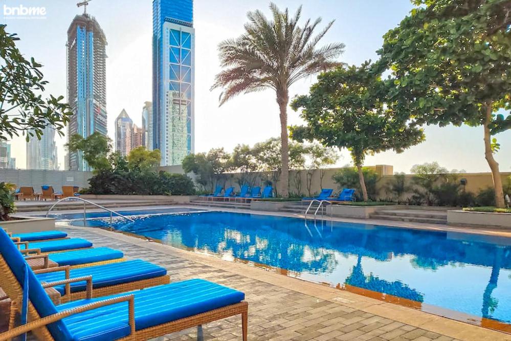 bnbmehomes - Duplex Living walk to Burj K and Dubai Mall - L313
