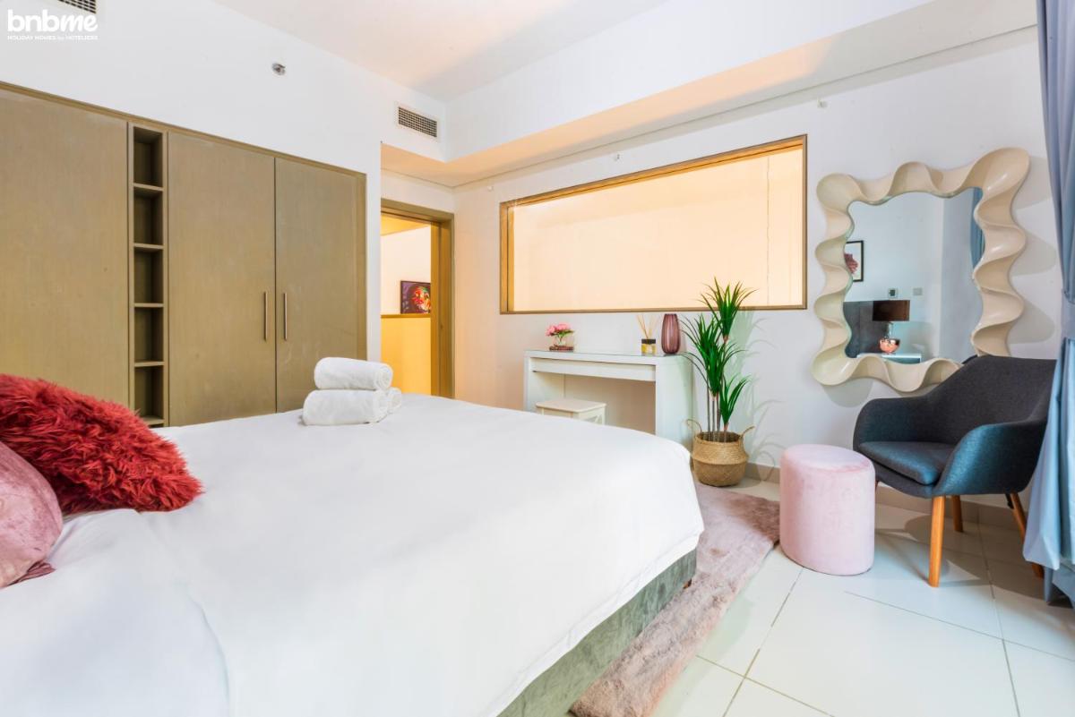 bnbmehomes - Duplex Living walk to Burj K and Dubai Mall - L313