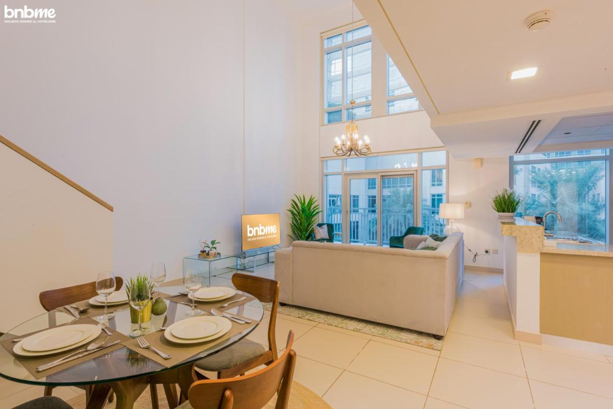 bnbmehomes - Duplex Living walk to Burj K and Dubai Mall - L313