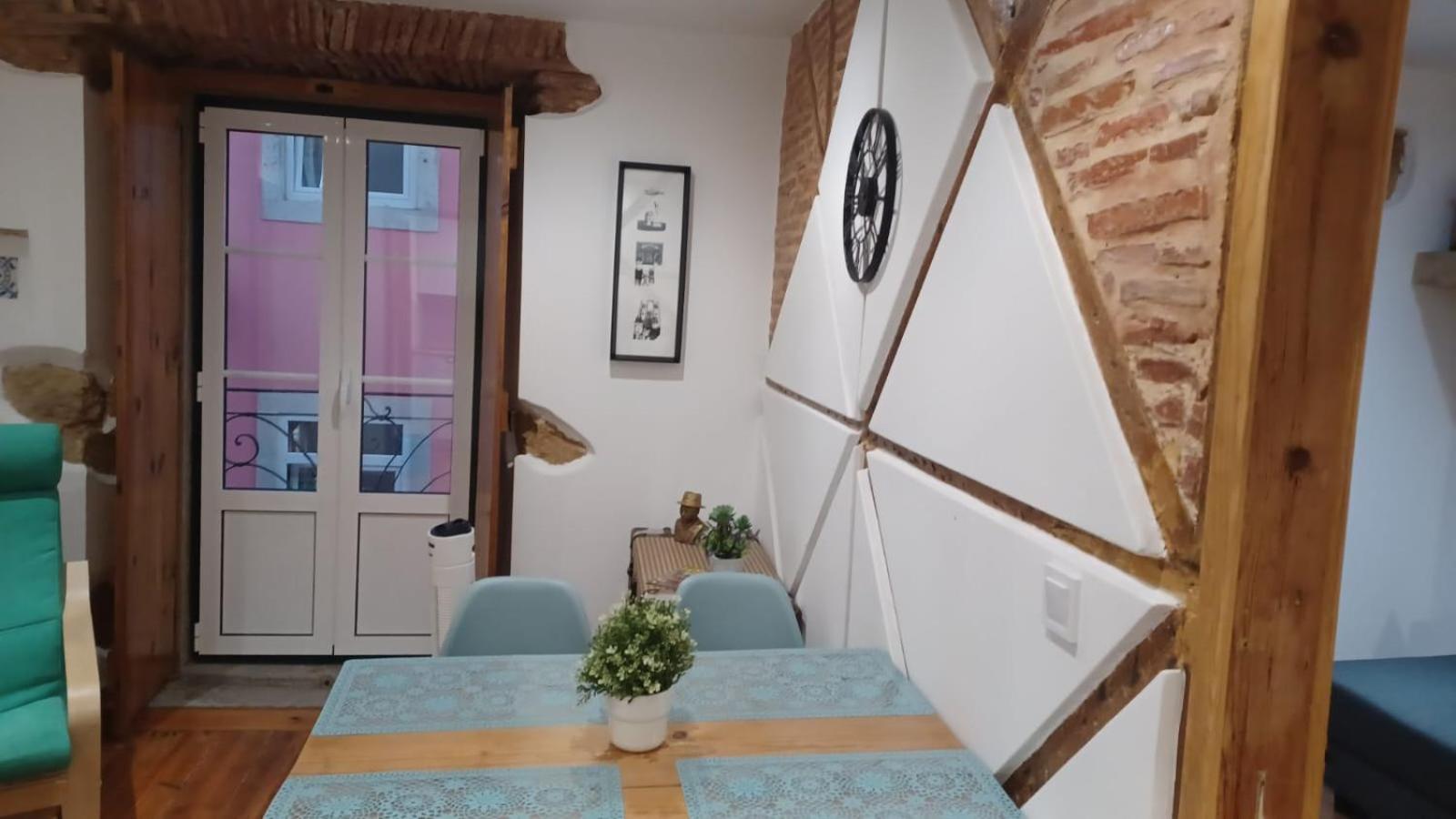 Lisbon Rossio Typical Apartments view 3