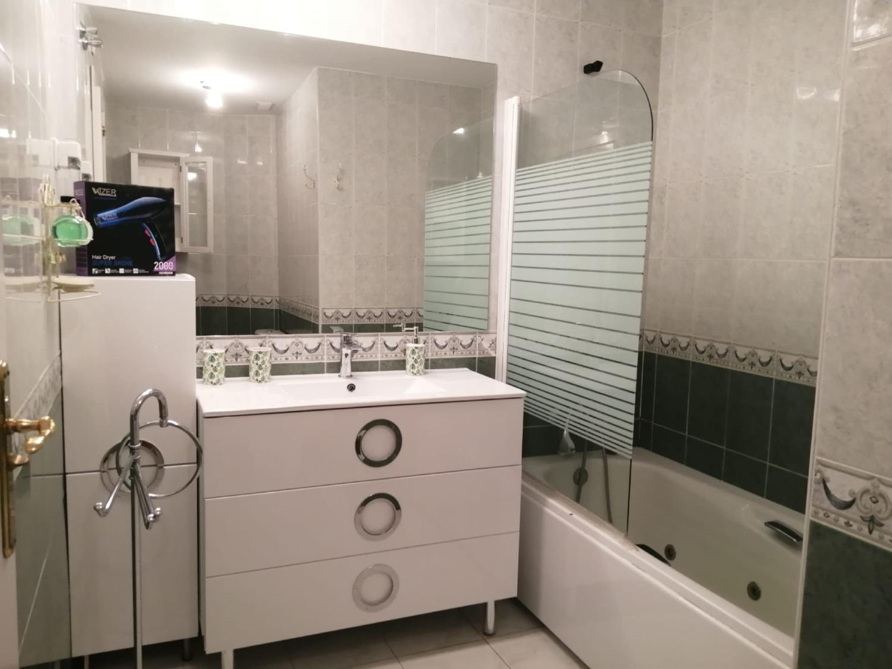 Holidays2Benalmadena Torrequebrada Sea view Front beach with pool parking & terraces