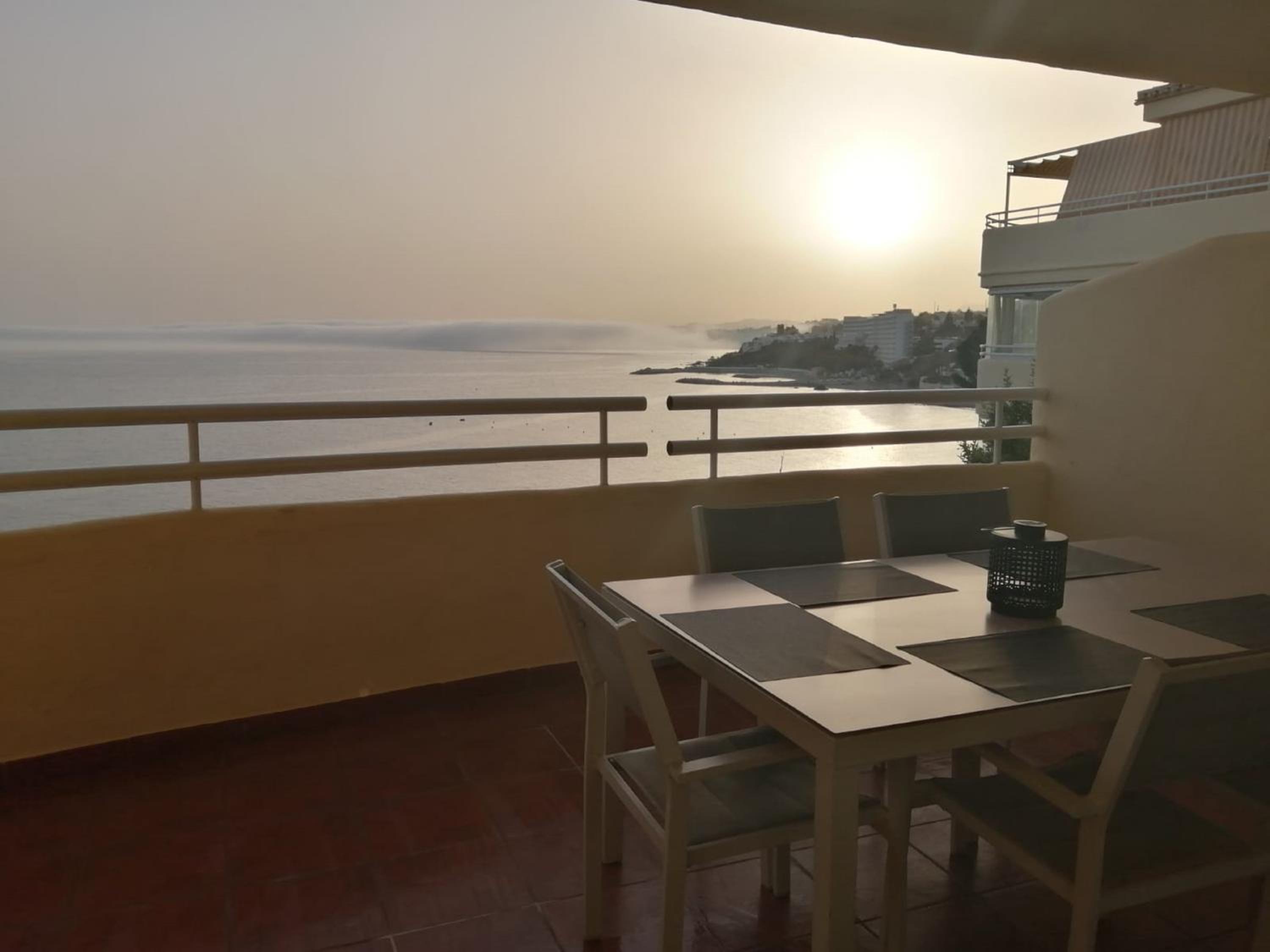 Holidays2Benalmadena Torrequebrada Sea view Front beach with pool parking & terraces