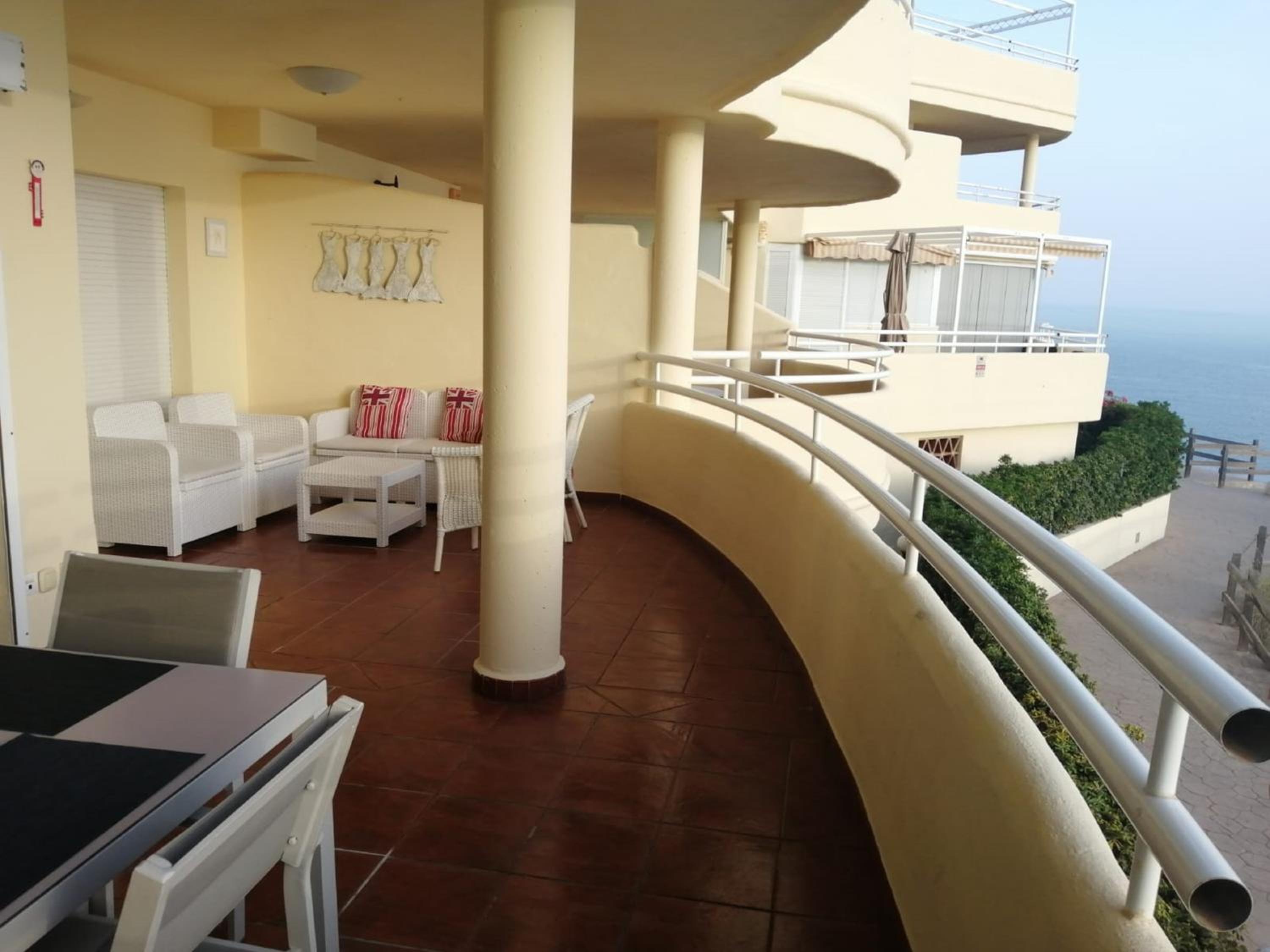 Holidays2Benalmadena Torrequebrada Sea view Front beach with pool parking & terraces