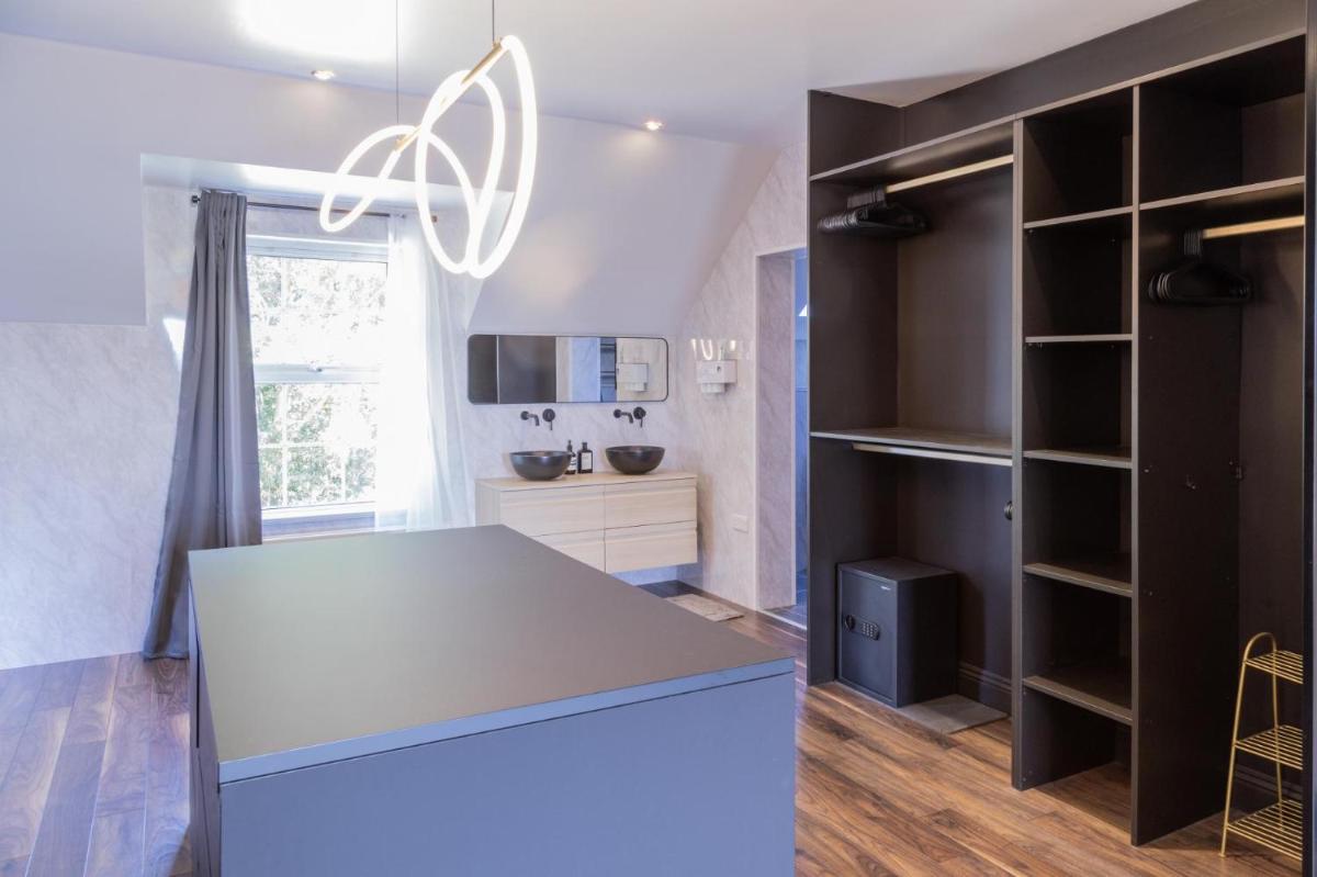 Luxurious 4BD family Retreat in Magherafelt view 5