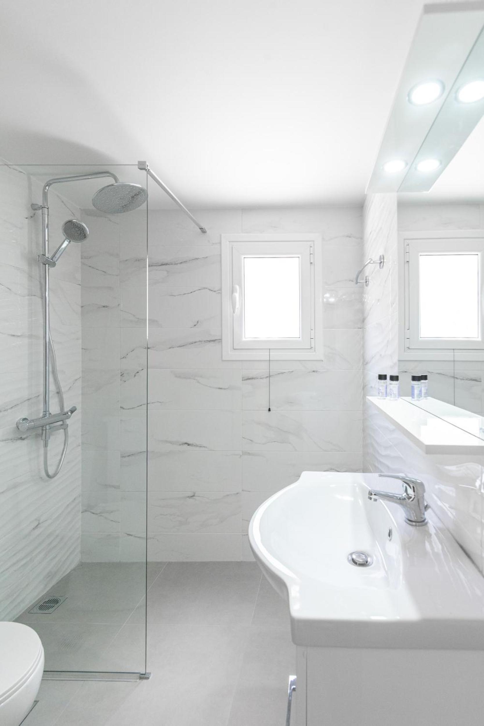 Blue Riviera villas & suites - Alimos 2