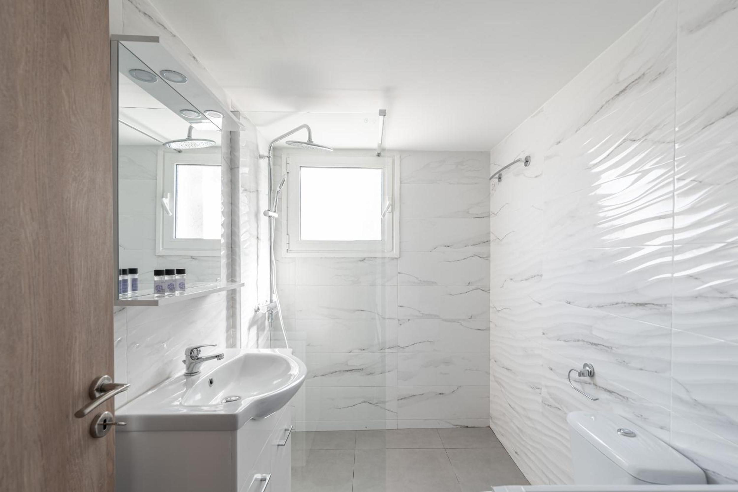 Blue Riviera villas & suites - Alimos 2