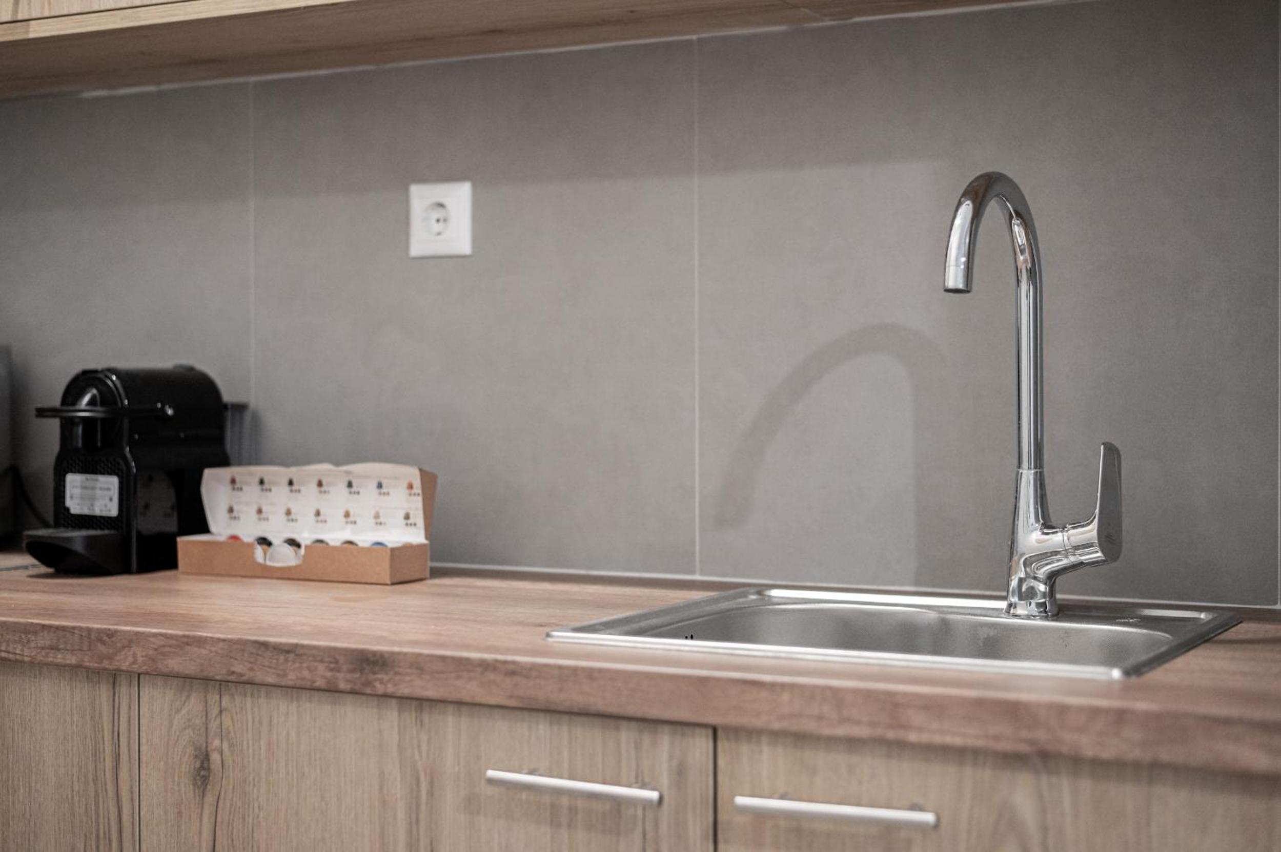Blue Riviera villas & suites - Alimos 2