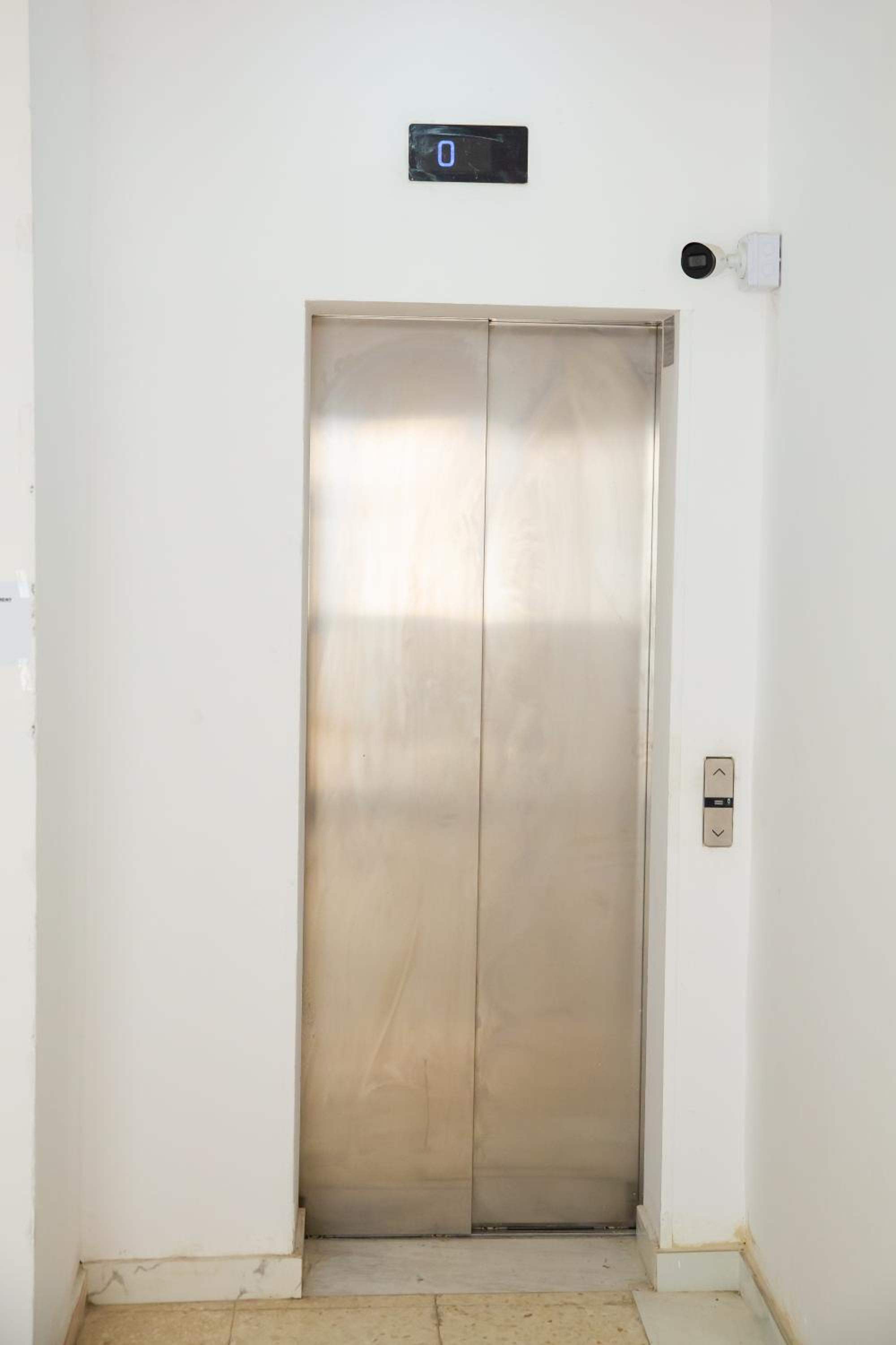 Spacious 2 BR appartment near mall -Internet 1Gbps