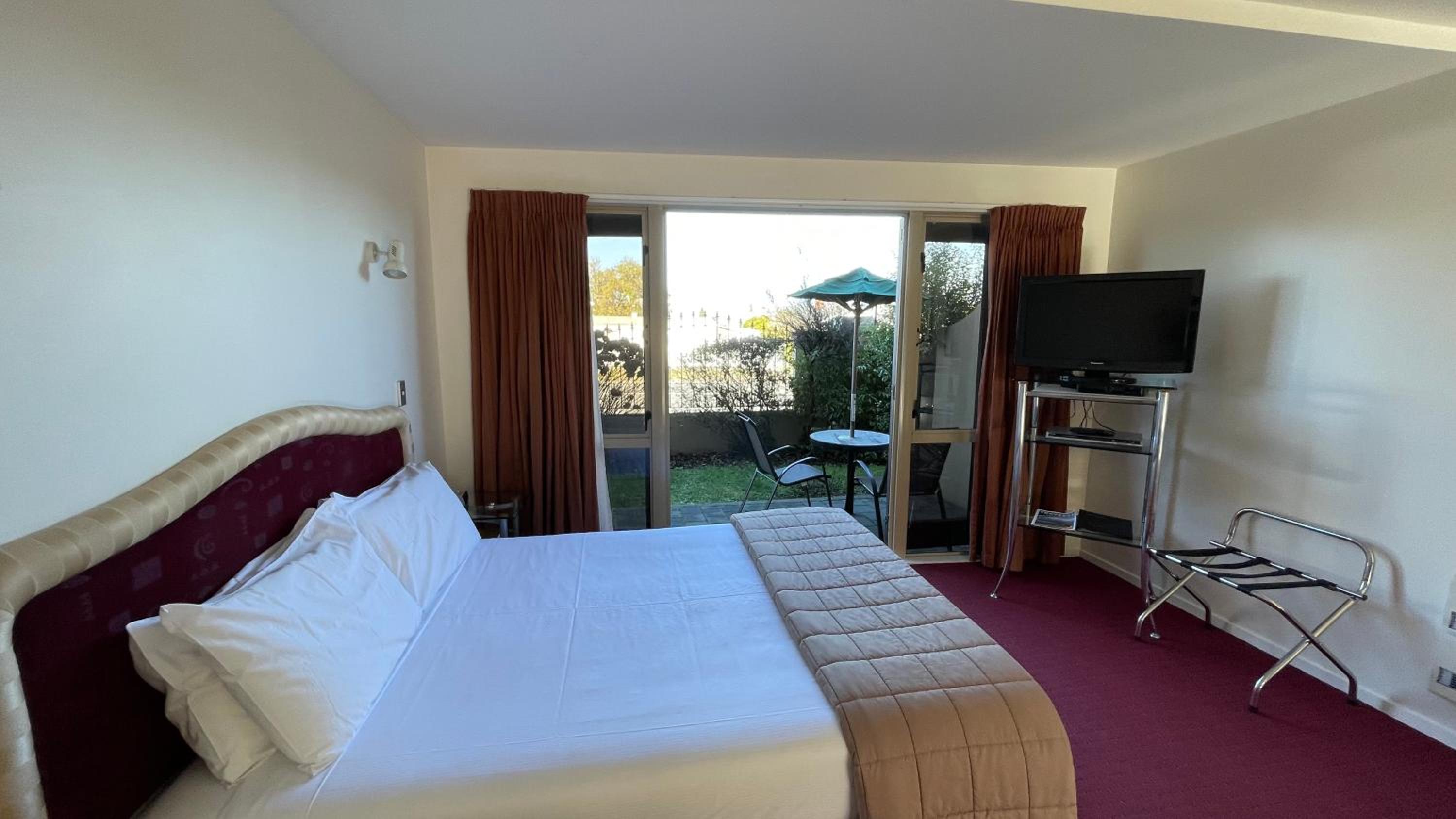 Chantillys Motor Lodge view 4