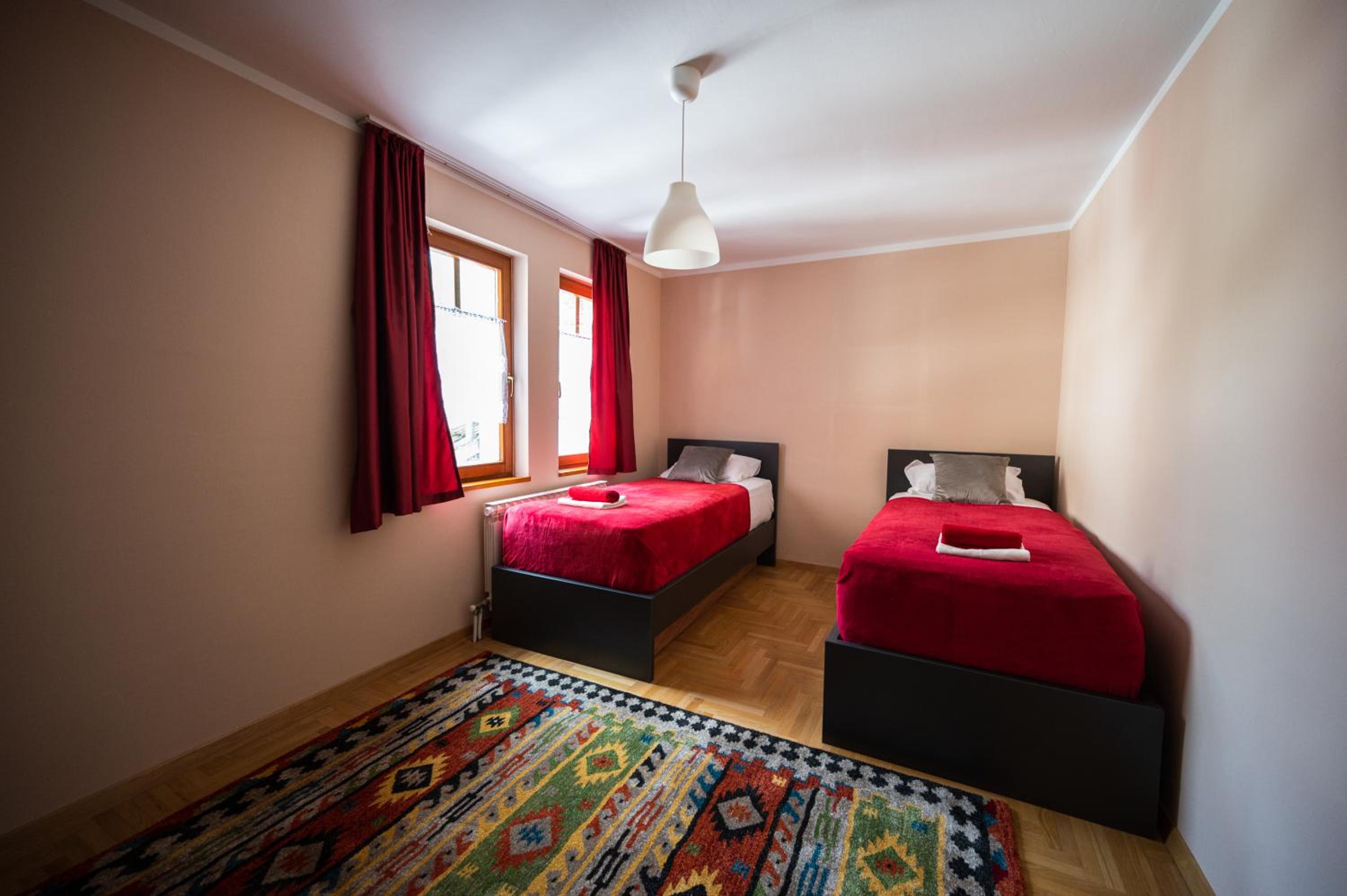 Spacious & Modern Apartments- Old Town