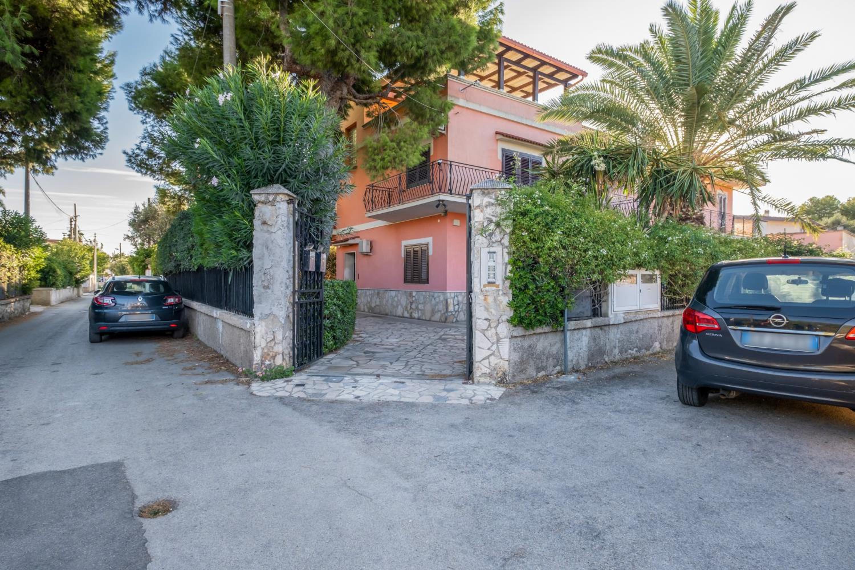 GuestHost - Scuole CEMM San Vito Apartment with parking view 4