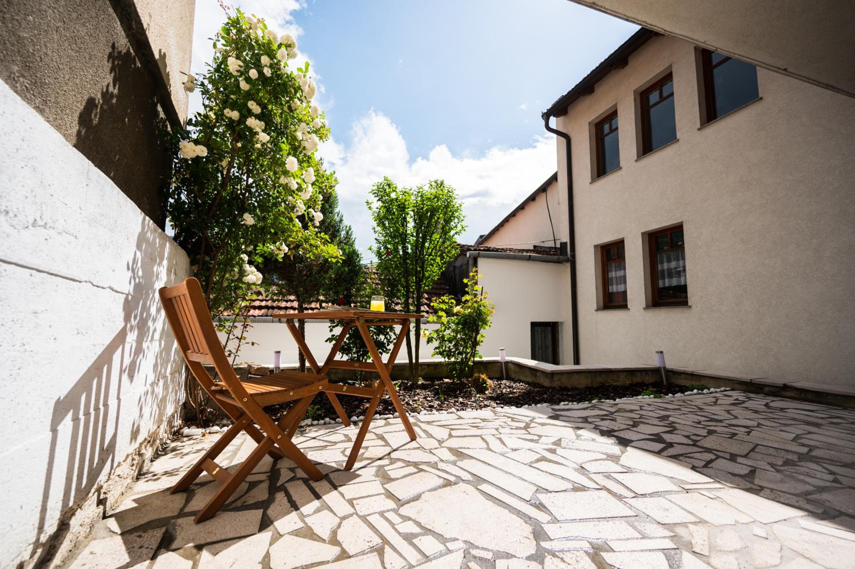 Spacious & Modern Apartments- Old Town