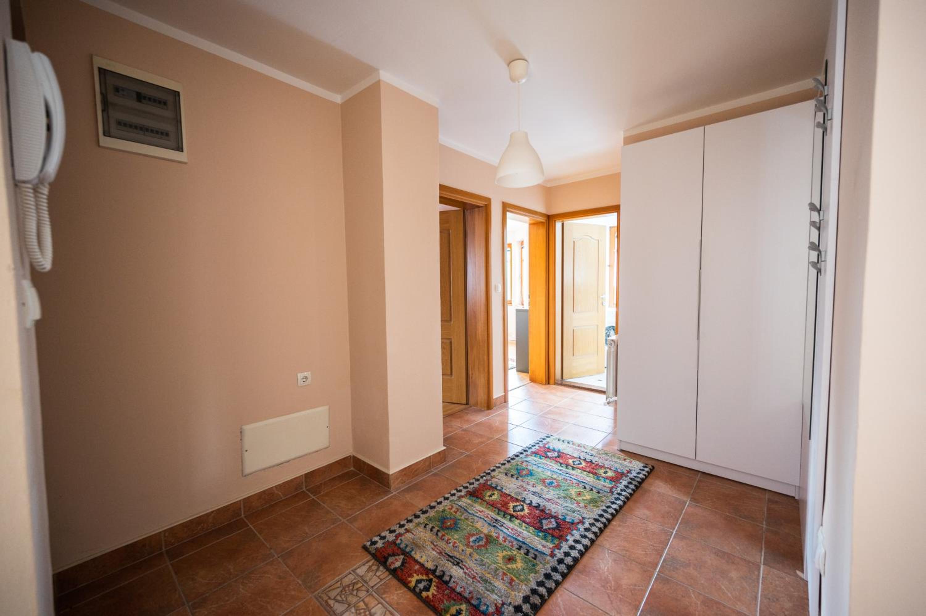 Spacious & Modern Apartments- Old Town