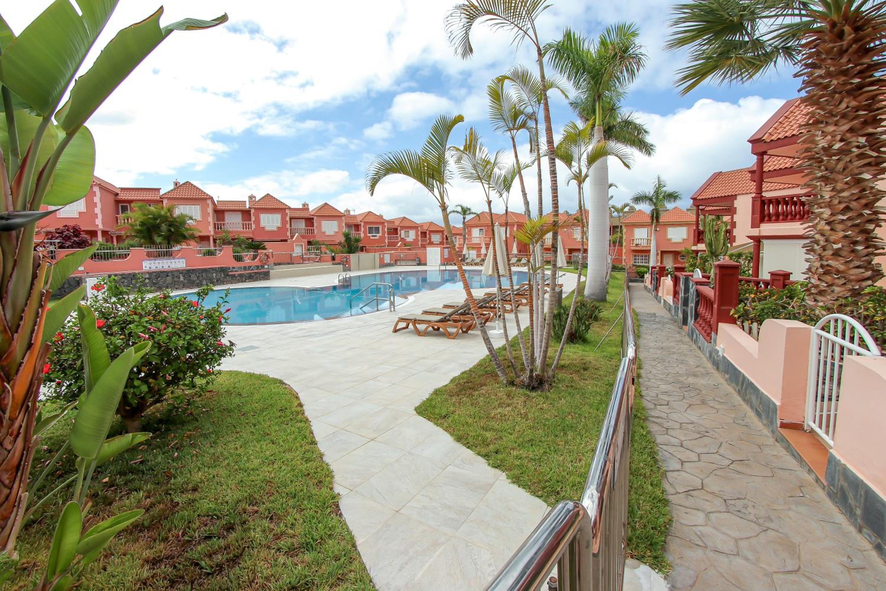 Kate Duque Fantastic apartment with lovely Pool