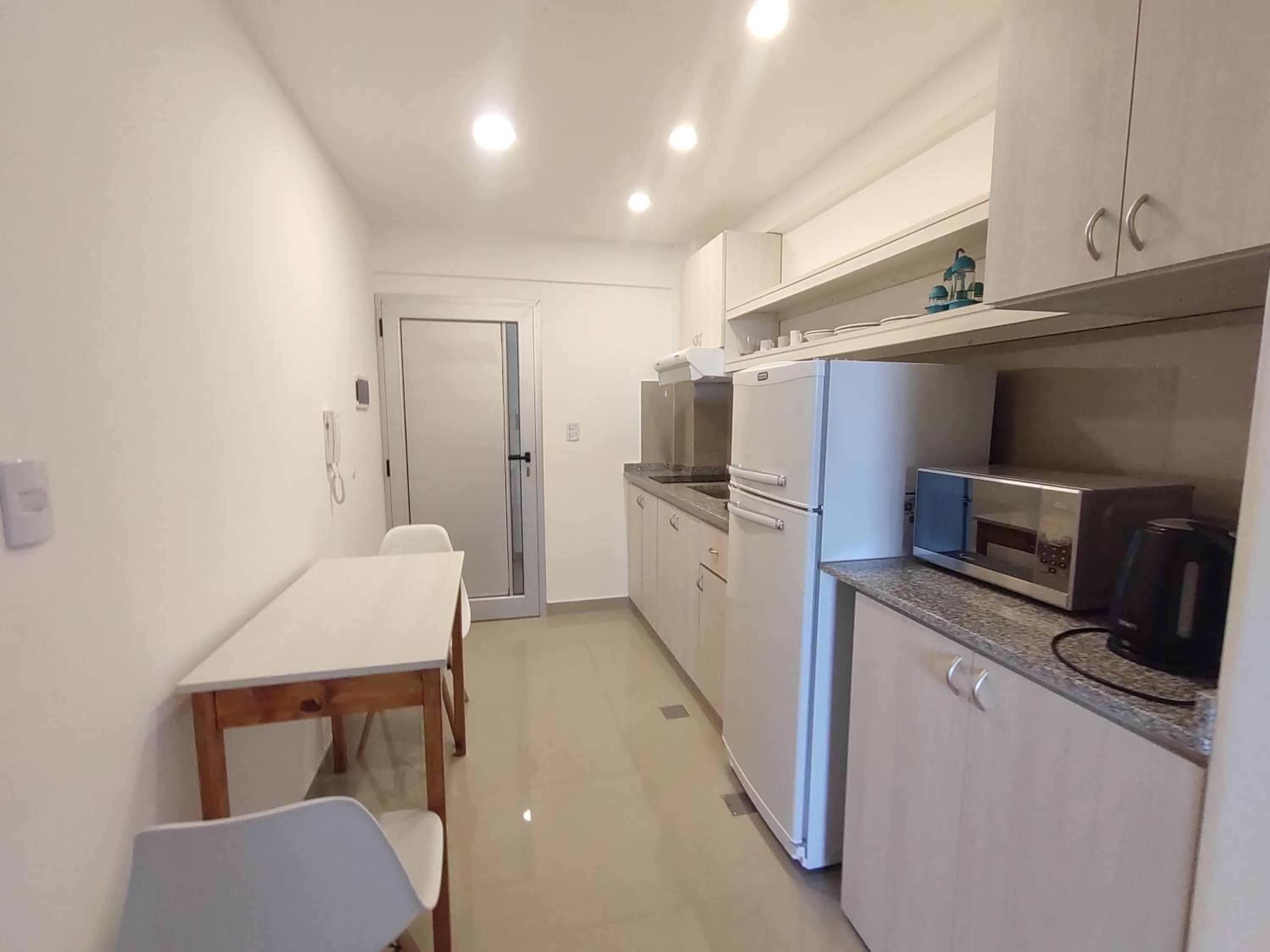 DELFINA suites 2A