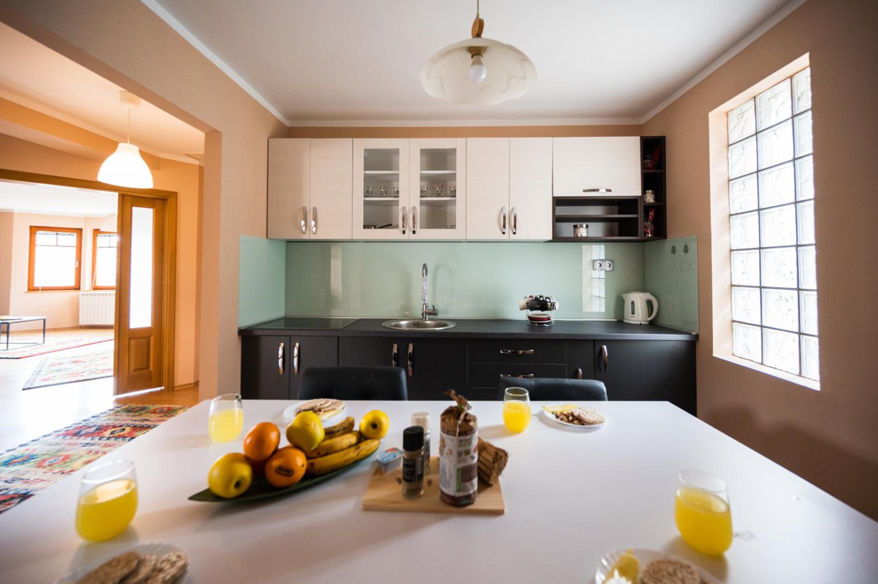 Spacious & Modern Apartments- Old Town