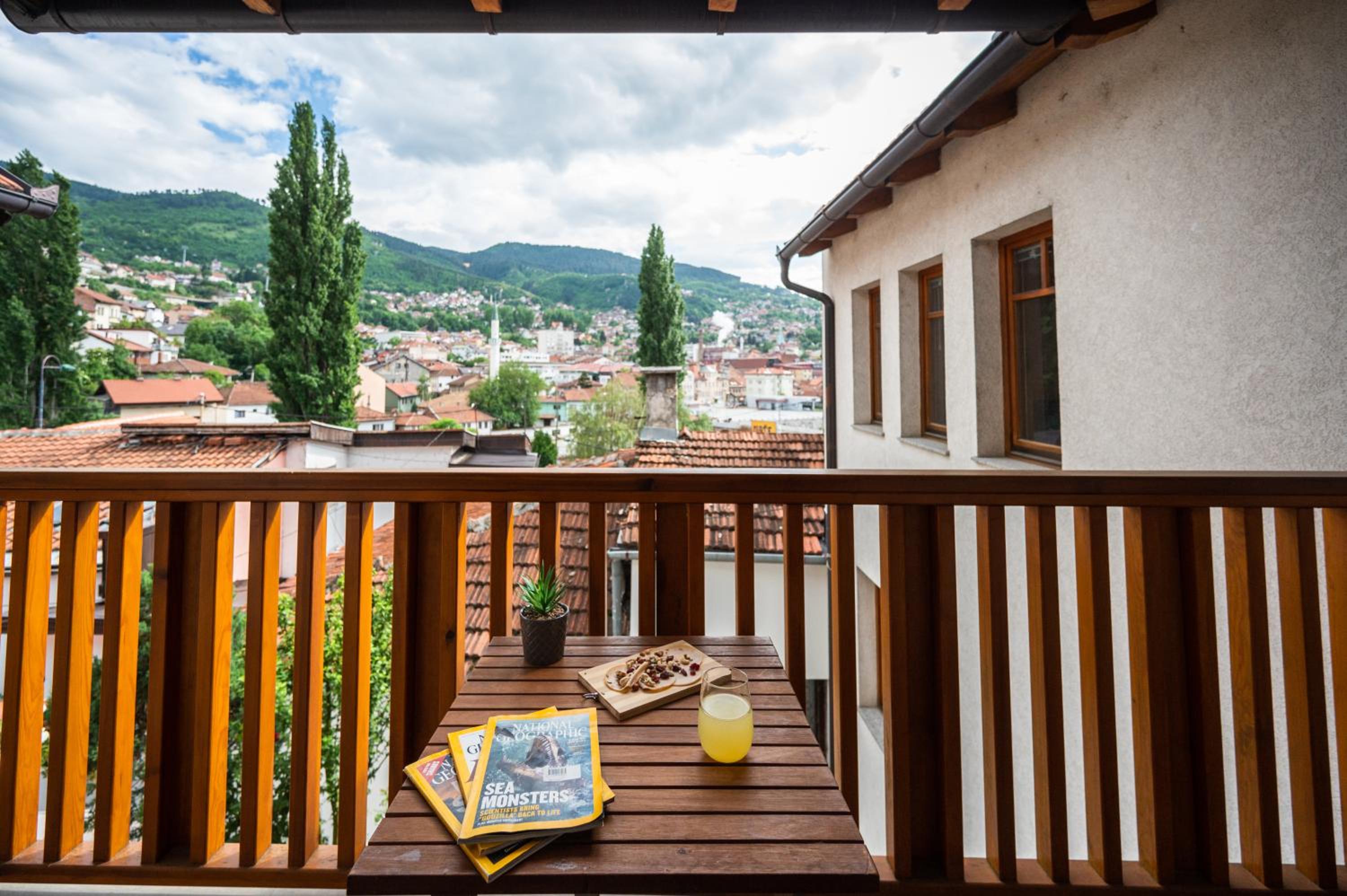 Spacious & Modern Apartments- Old Town