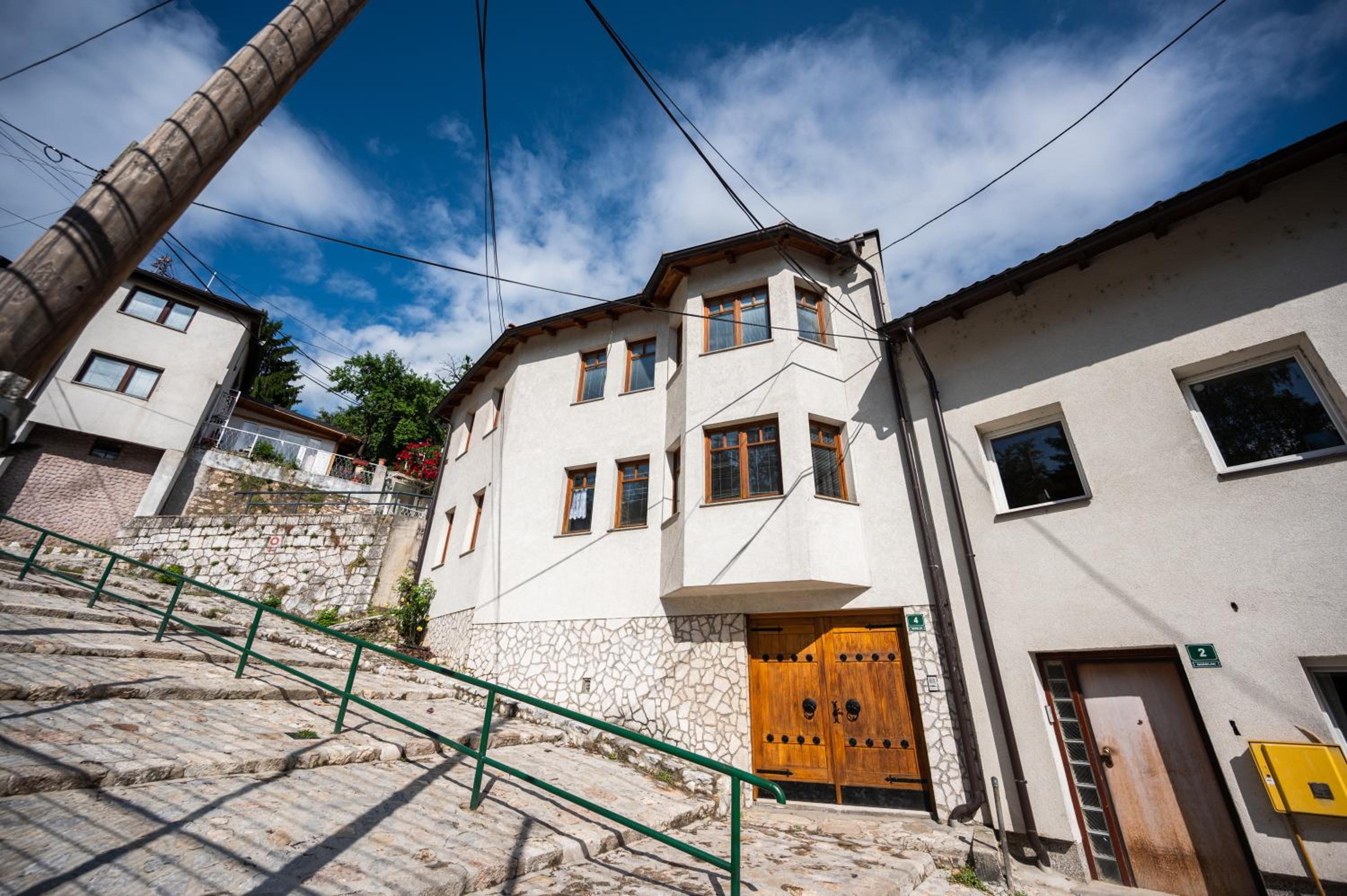 Spacious & Modern Apartments- Old Town