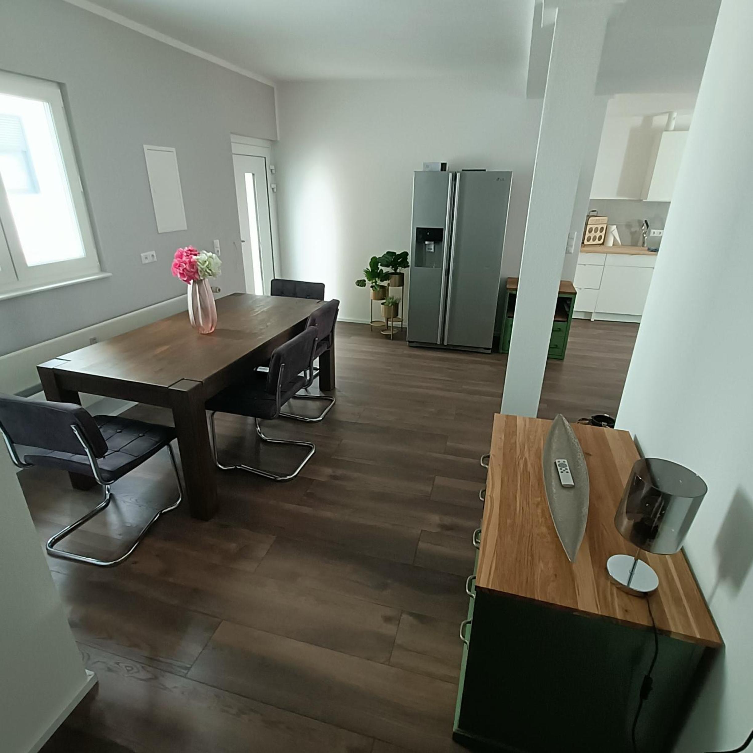 Apartments & möblierte Zimmer in Kahl am Main, Self-Check-In, W-Lan, Küchenzeile für Selbstversorgung, PKW-Platz