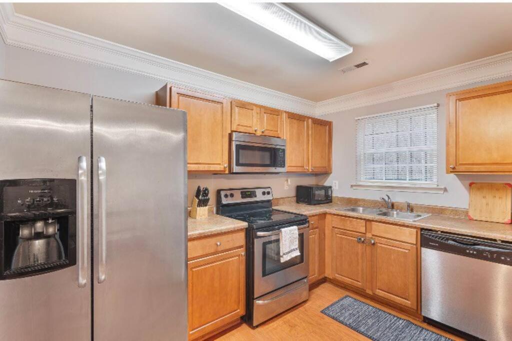 Beautiful Cozy 3-Bedroom Townhome Retreat view 5