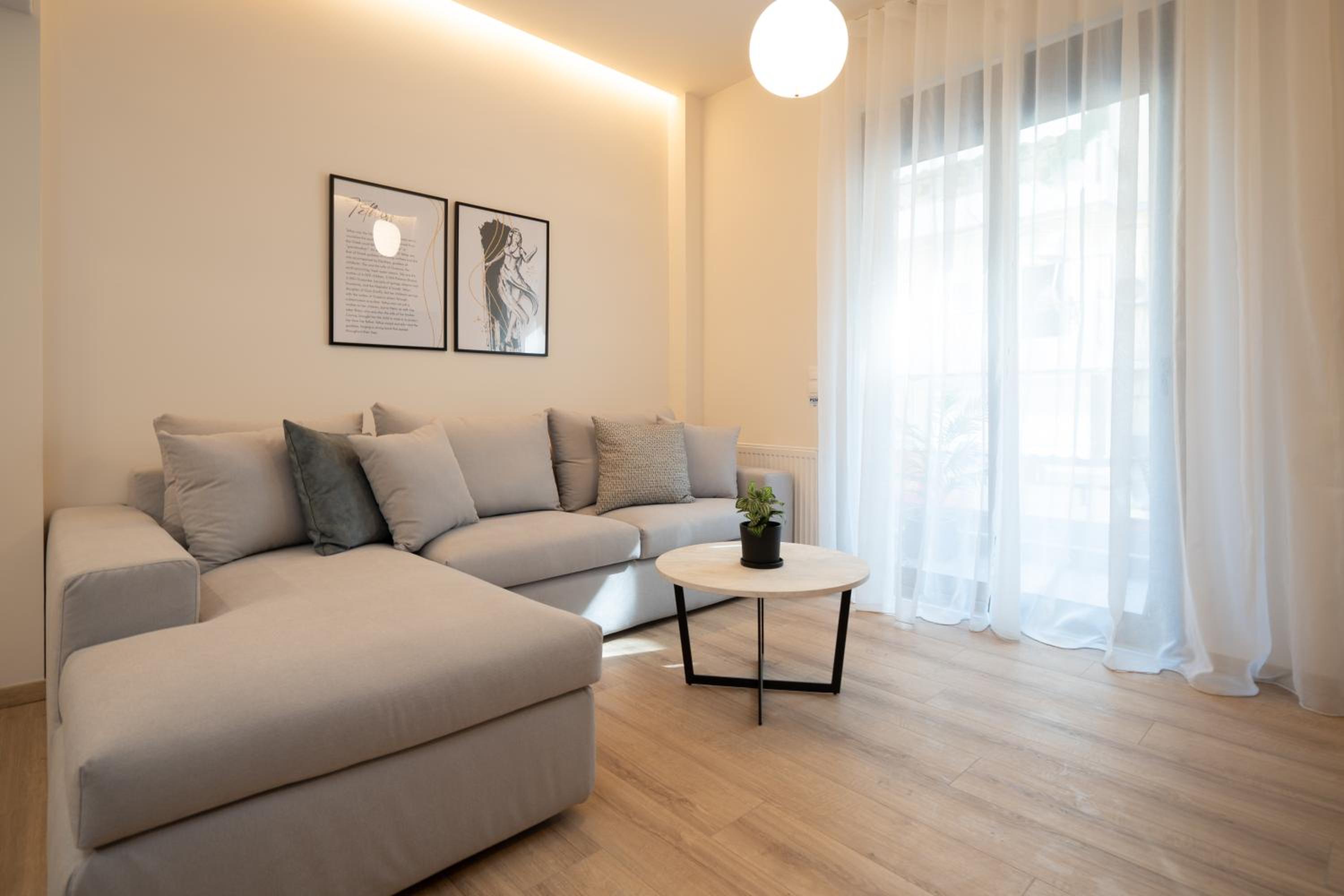 IO SUITES