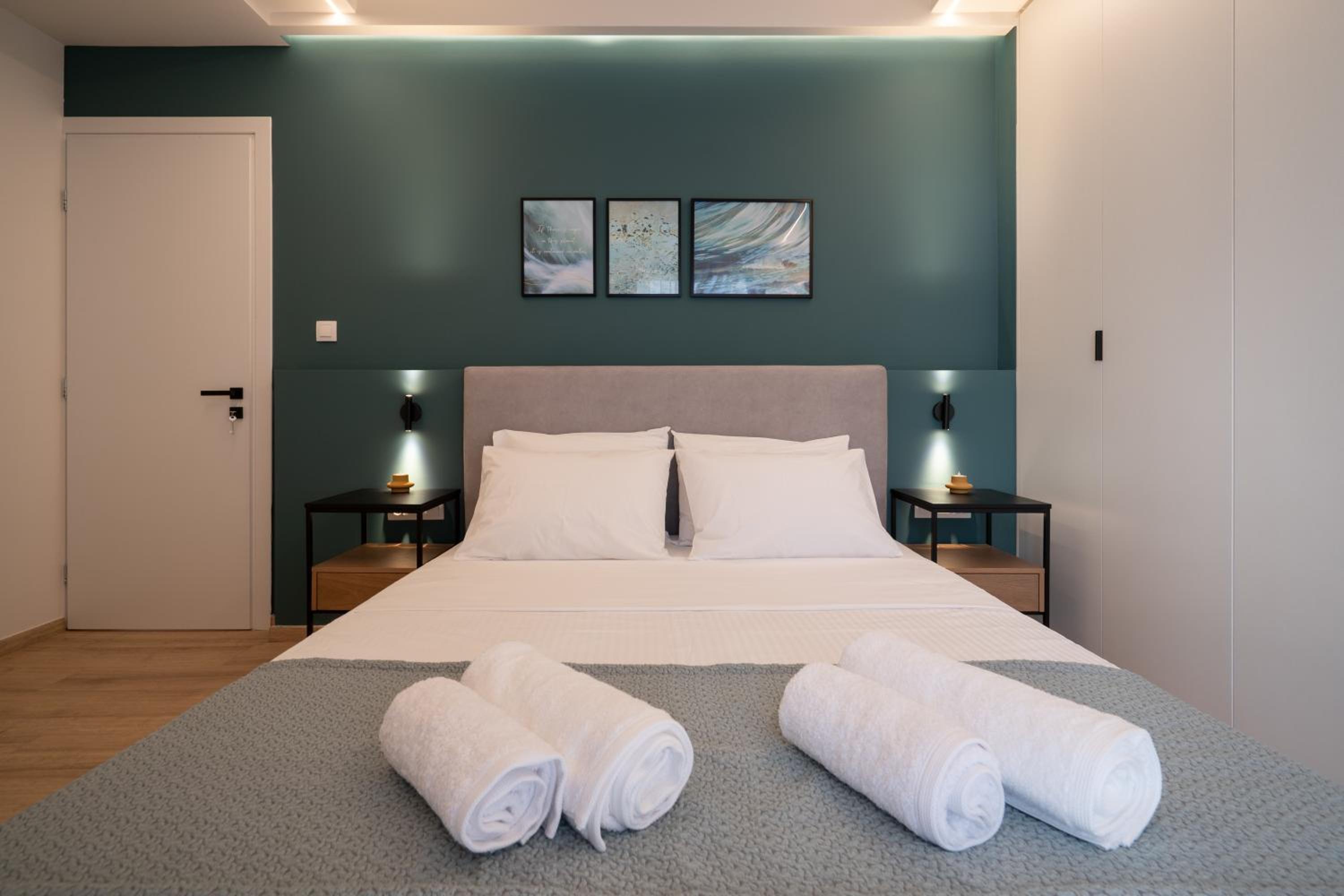 IO SUITES