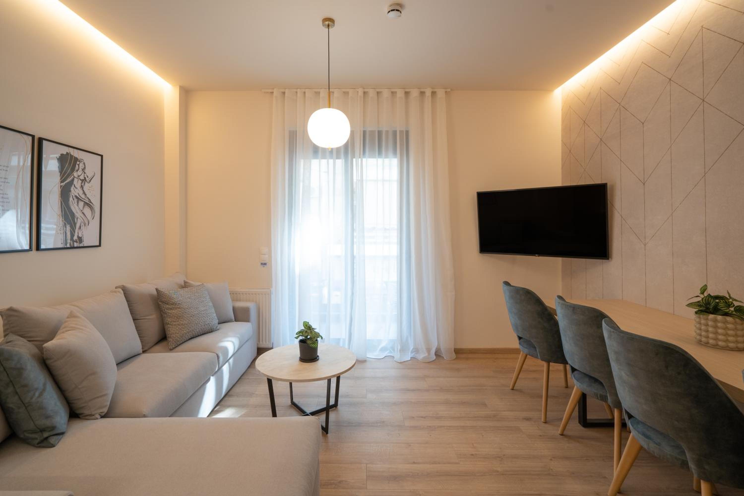 IO SUITES