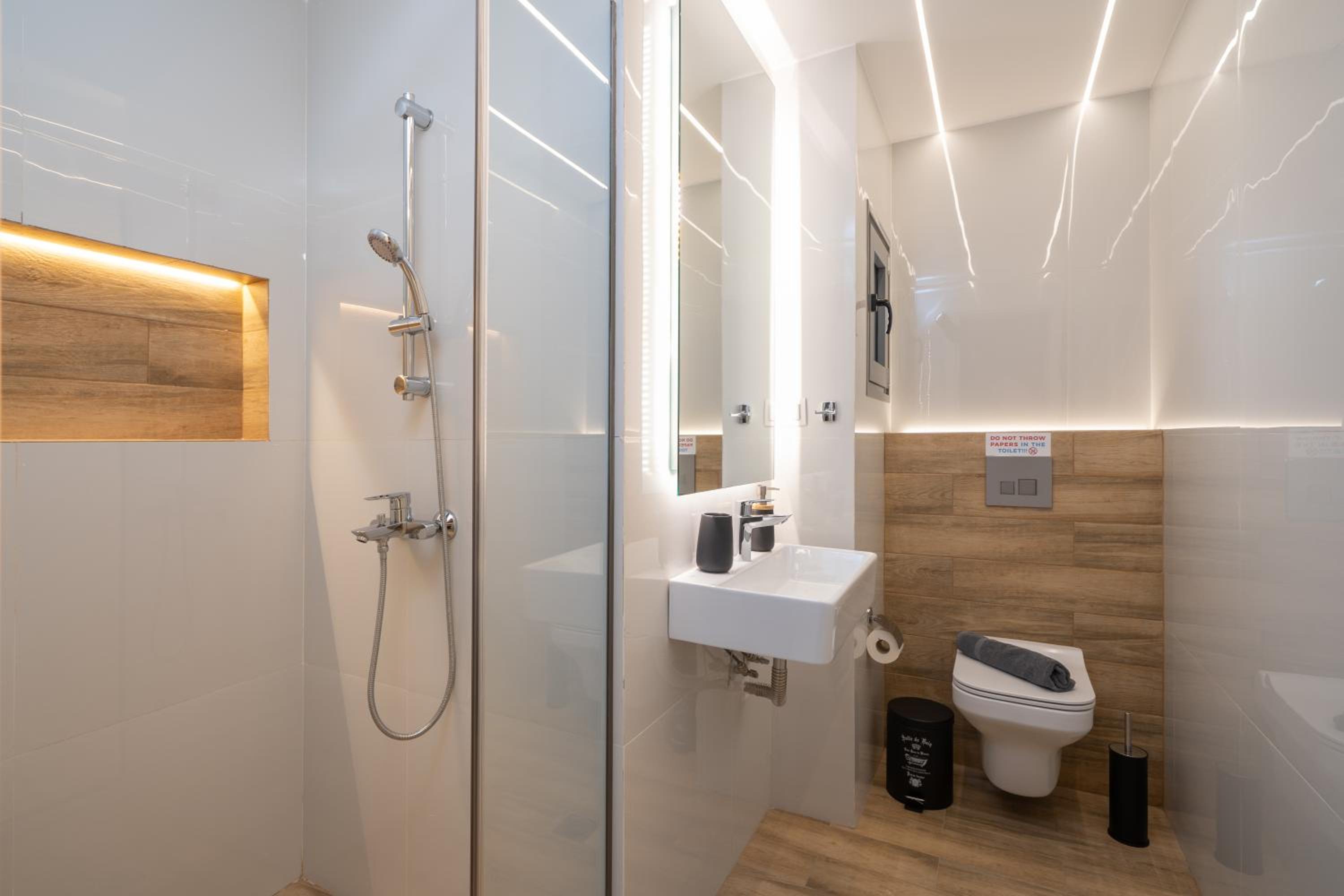 IO SUITES