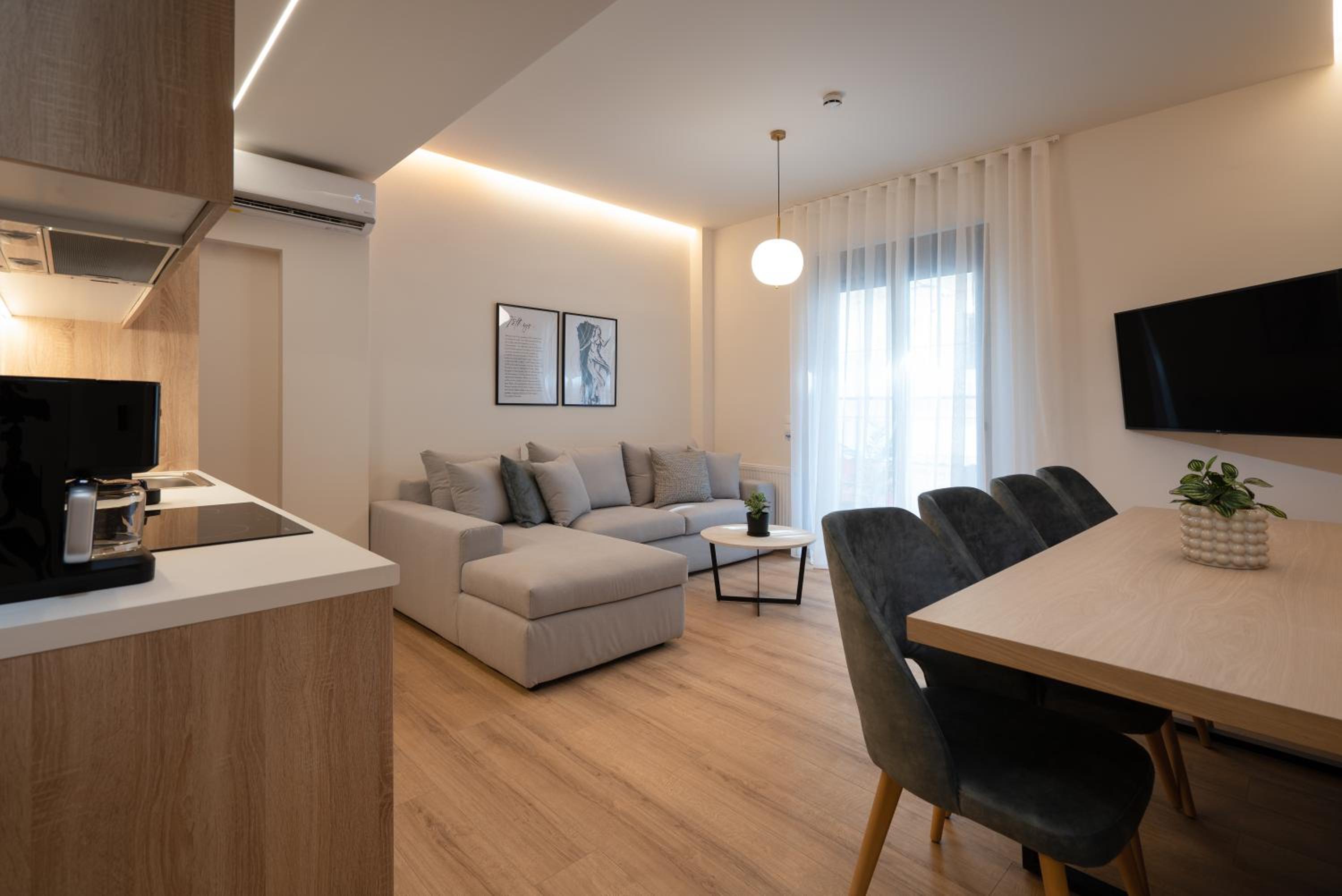 IO SUITES