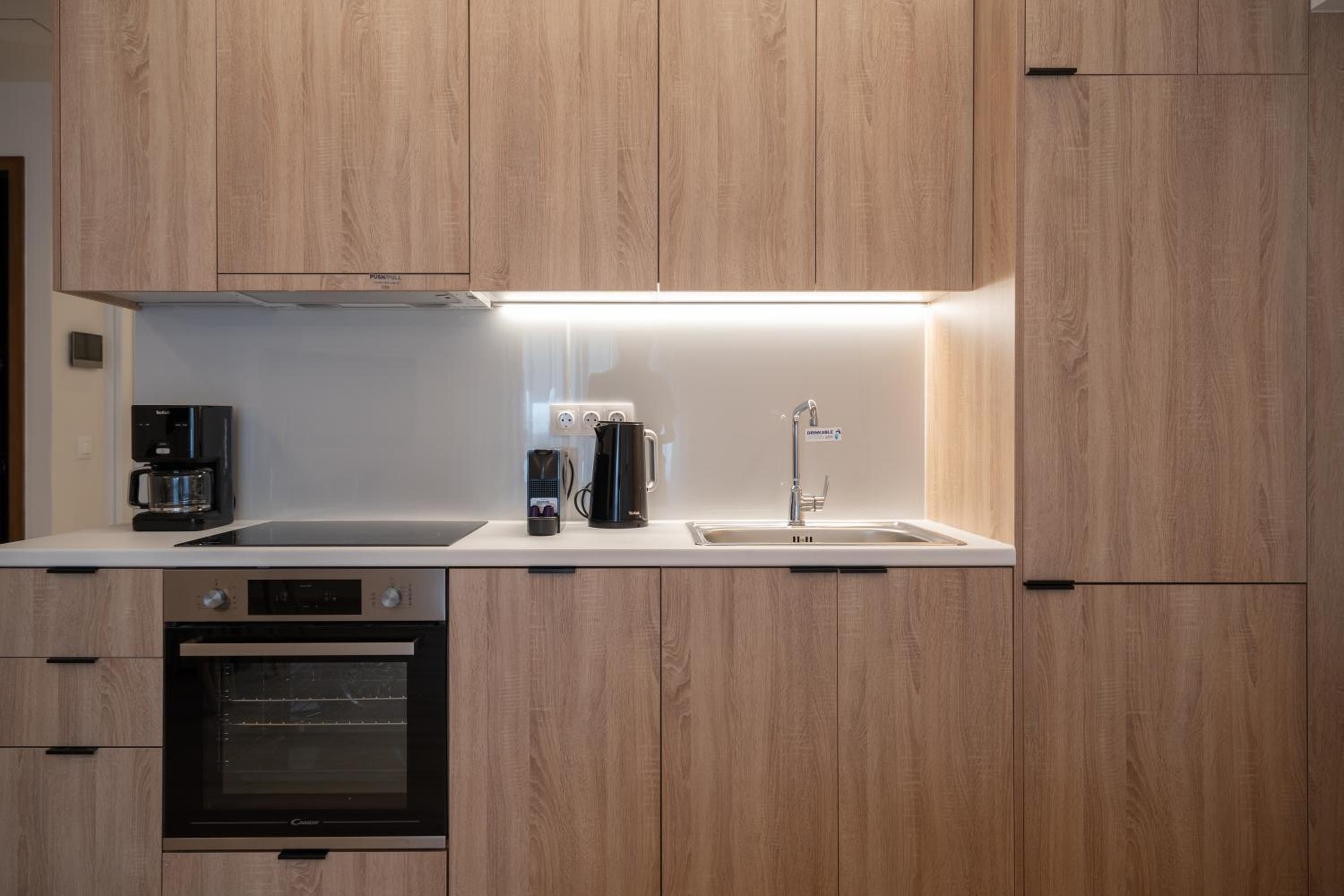 IO SUITES