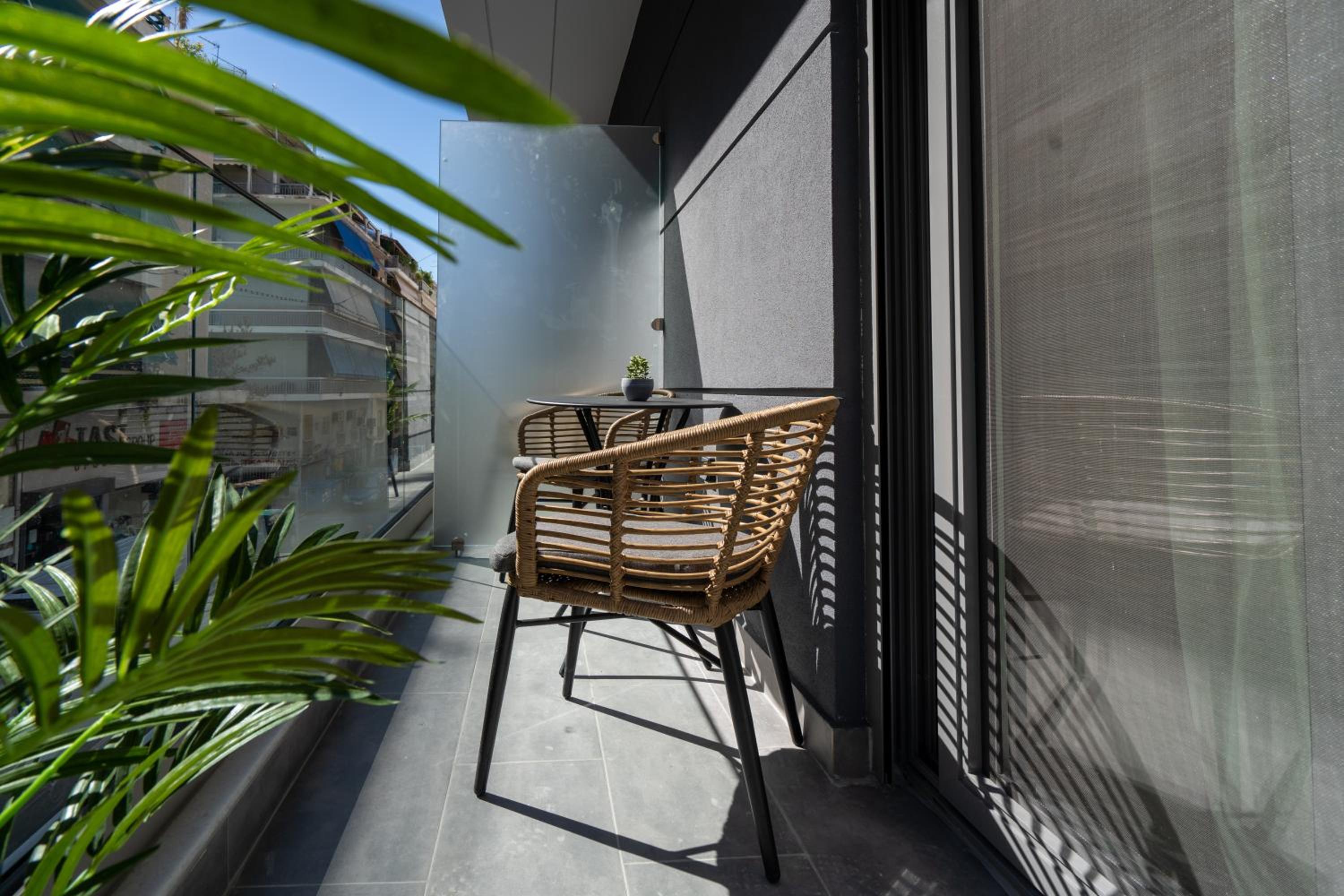IO SUITES