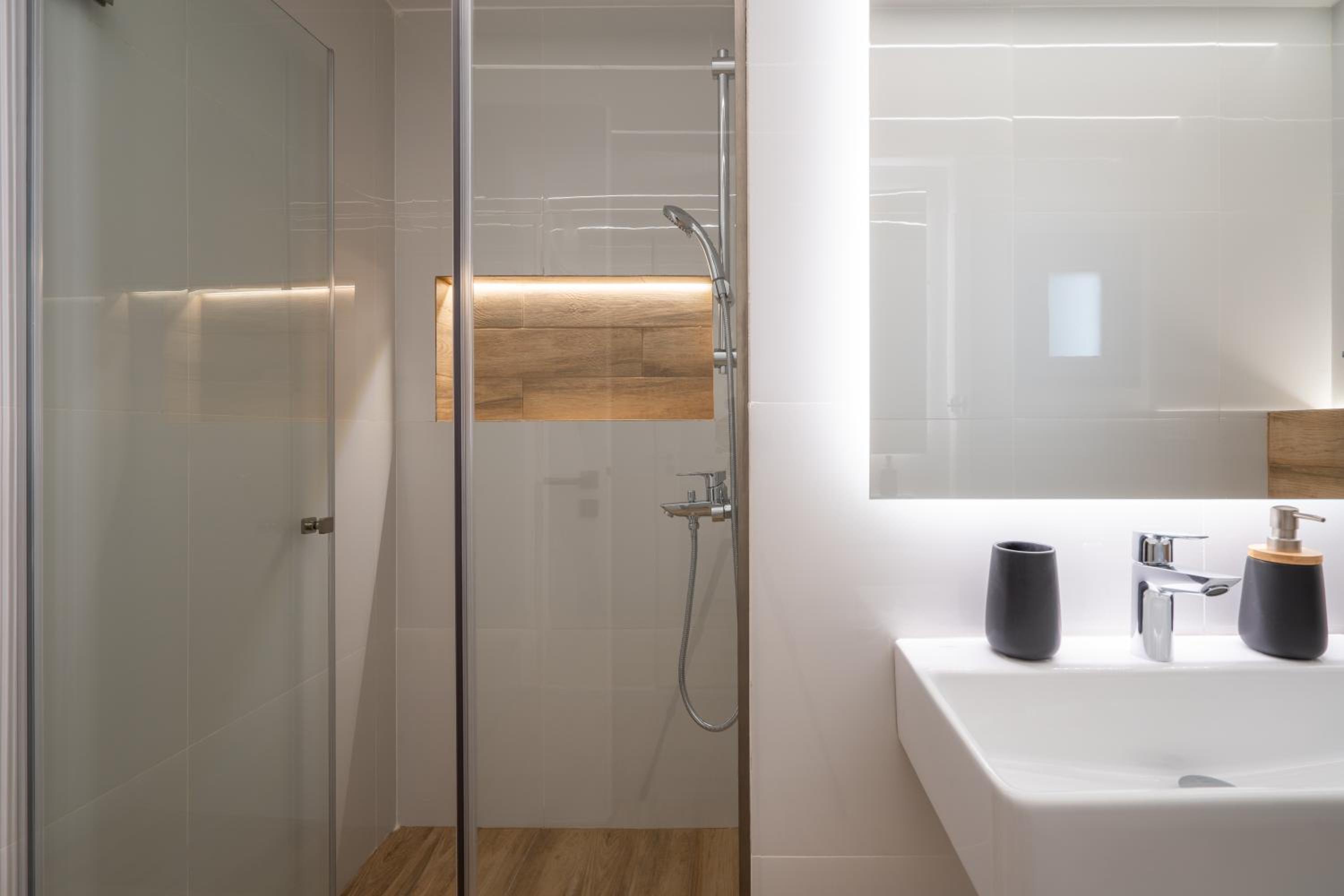 IO SUITES