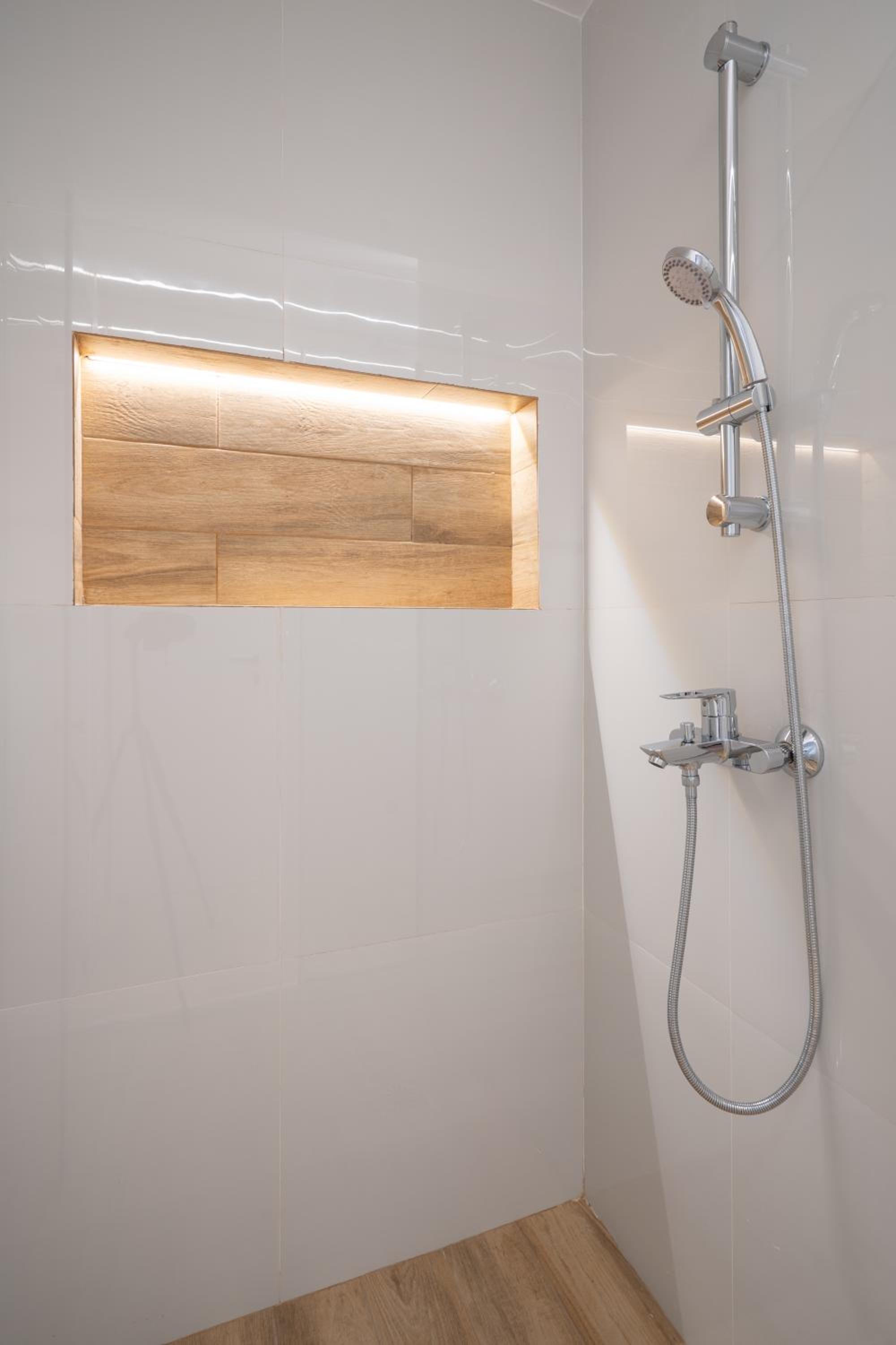 IO SUITES