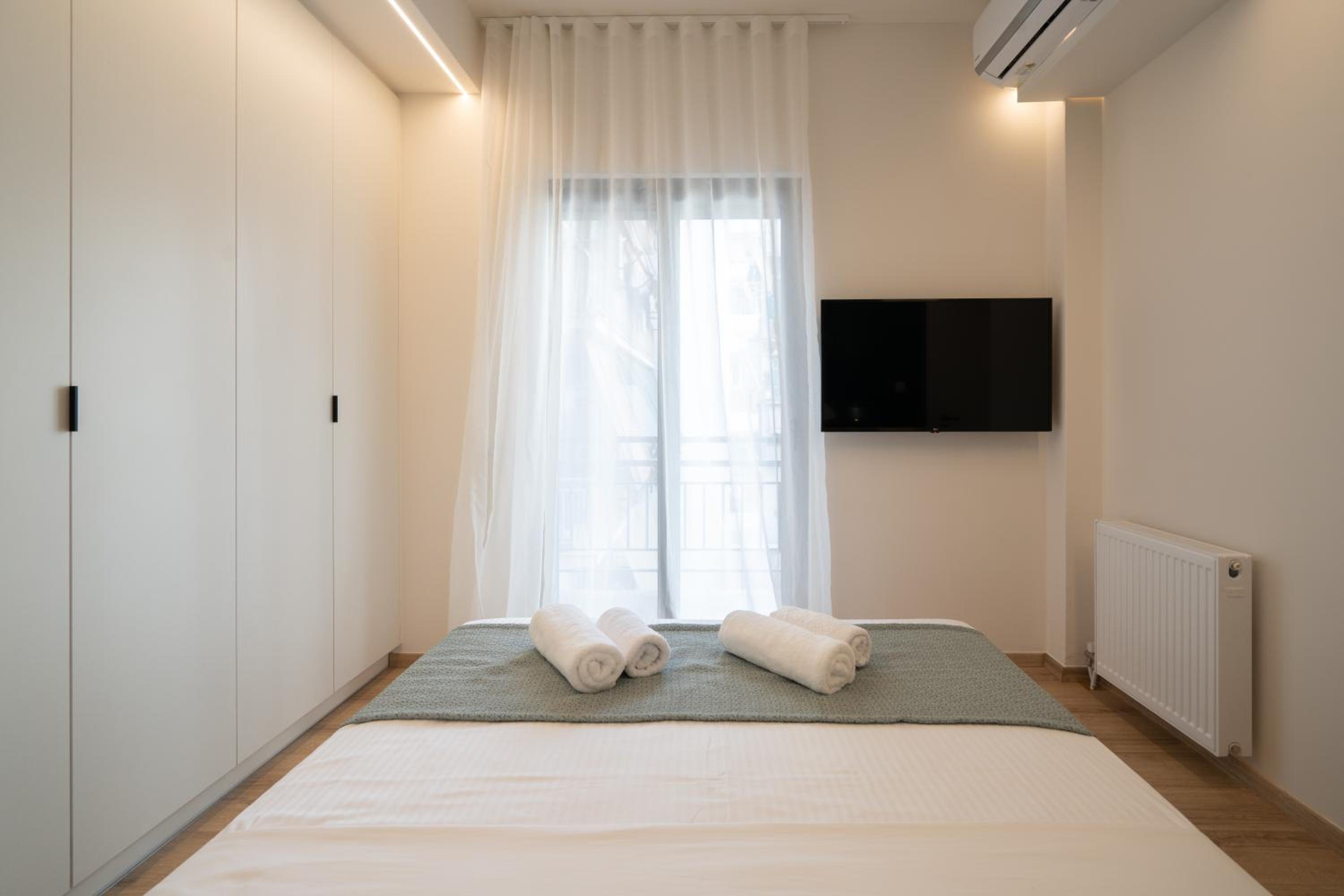 IO SUITES