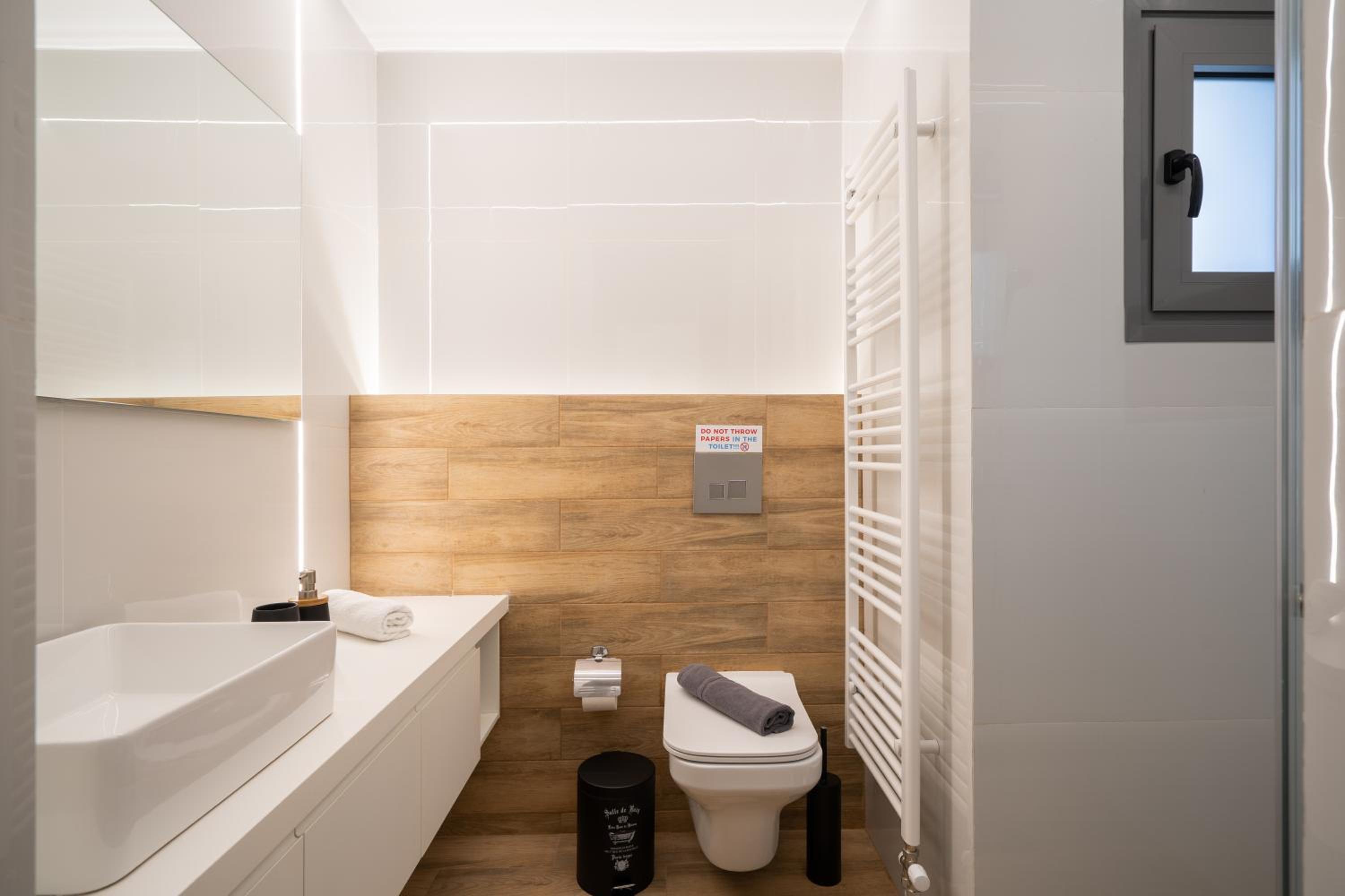 IO SUITES