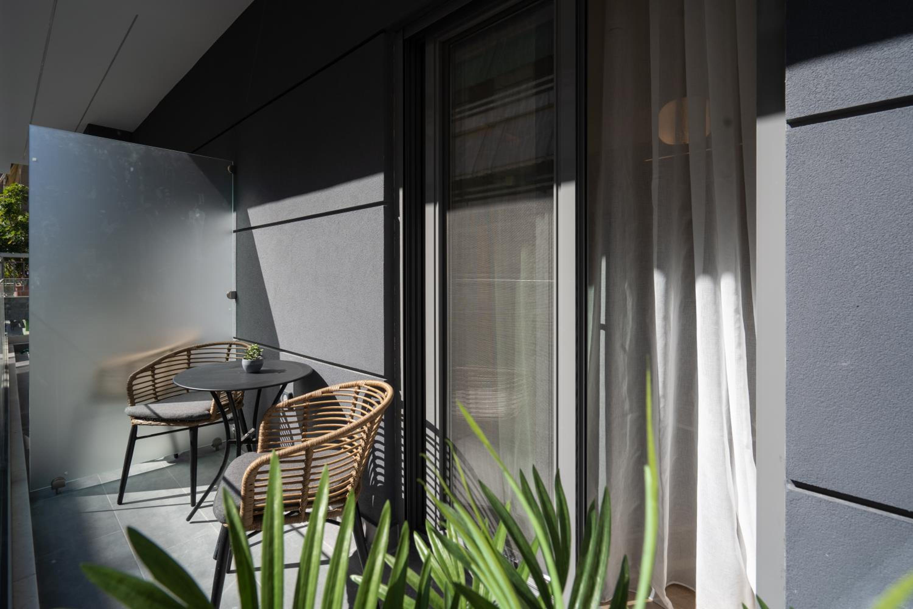 IO SUITES