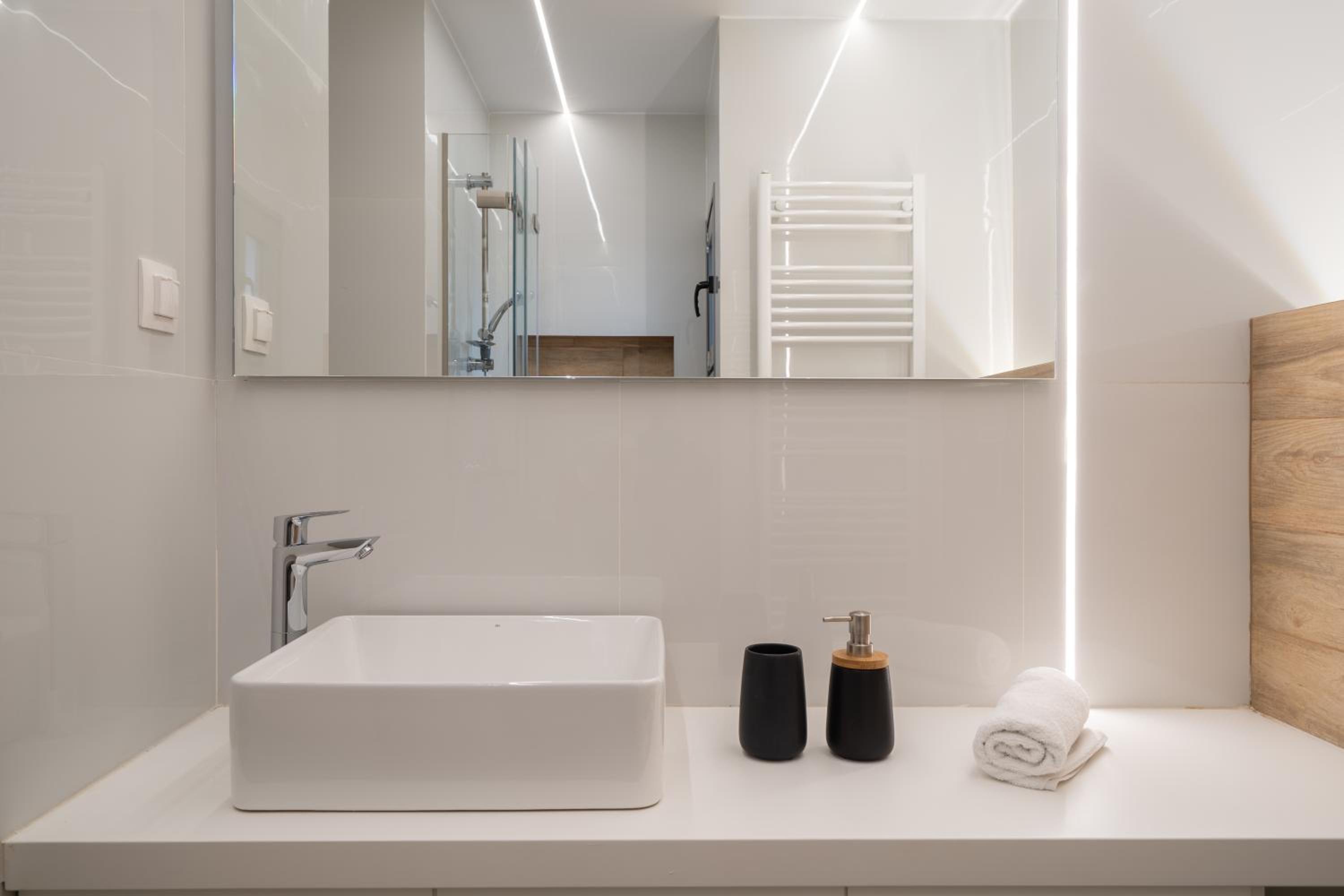 IO SUITES