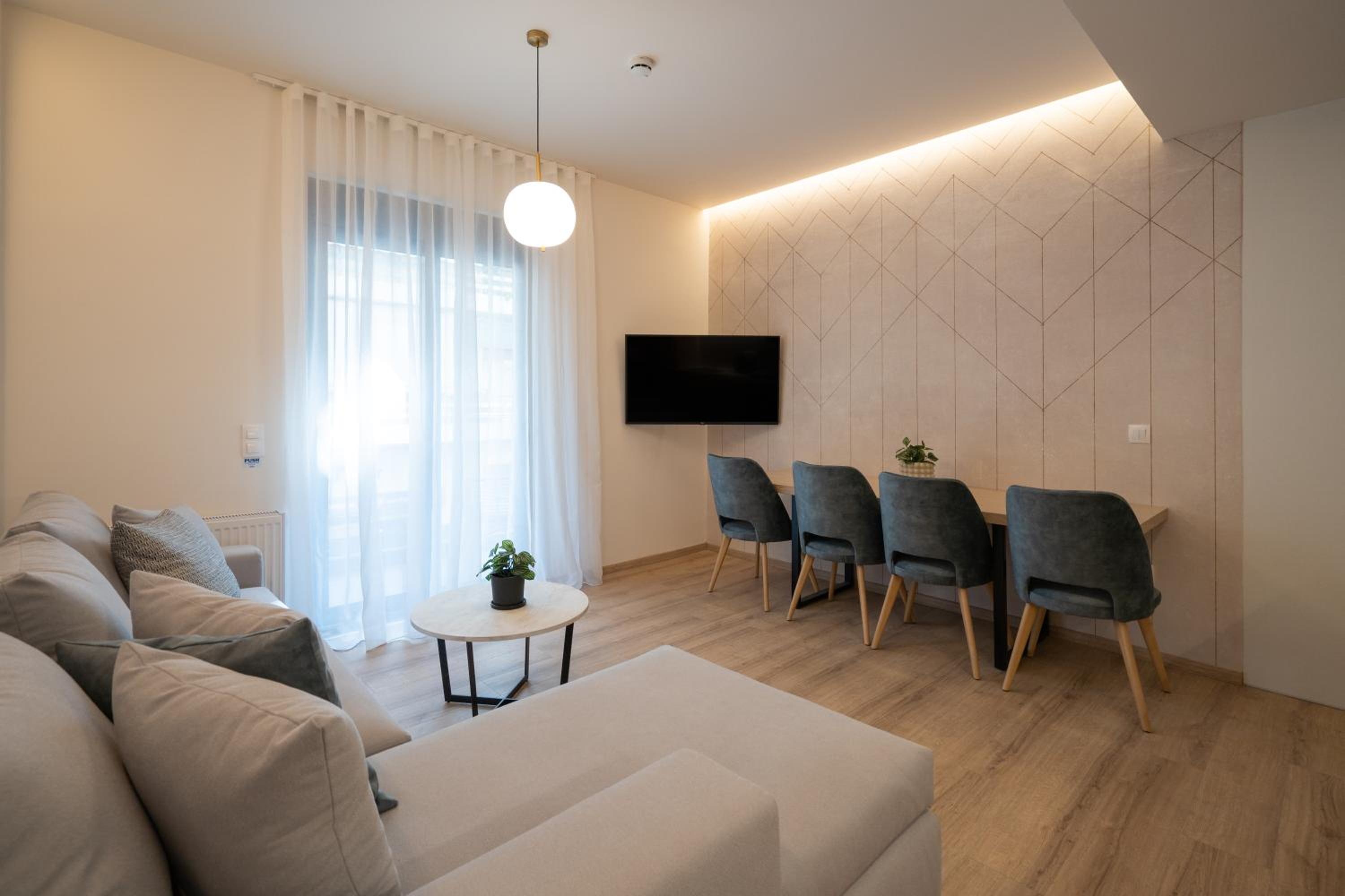 IO SUITES