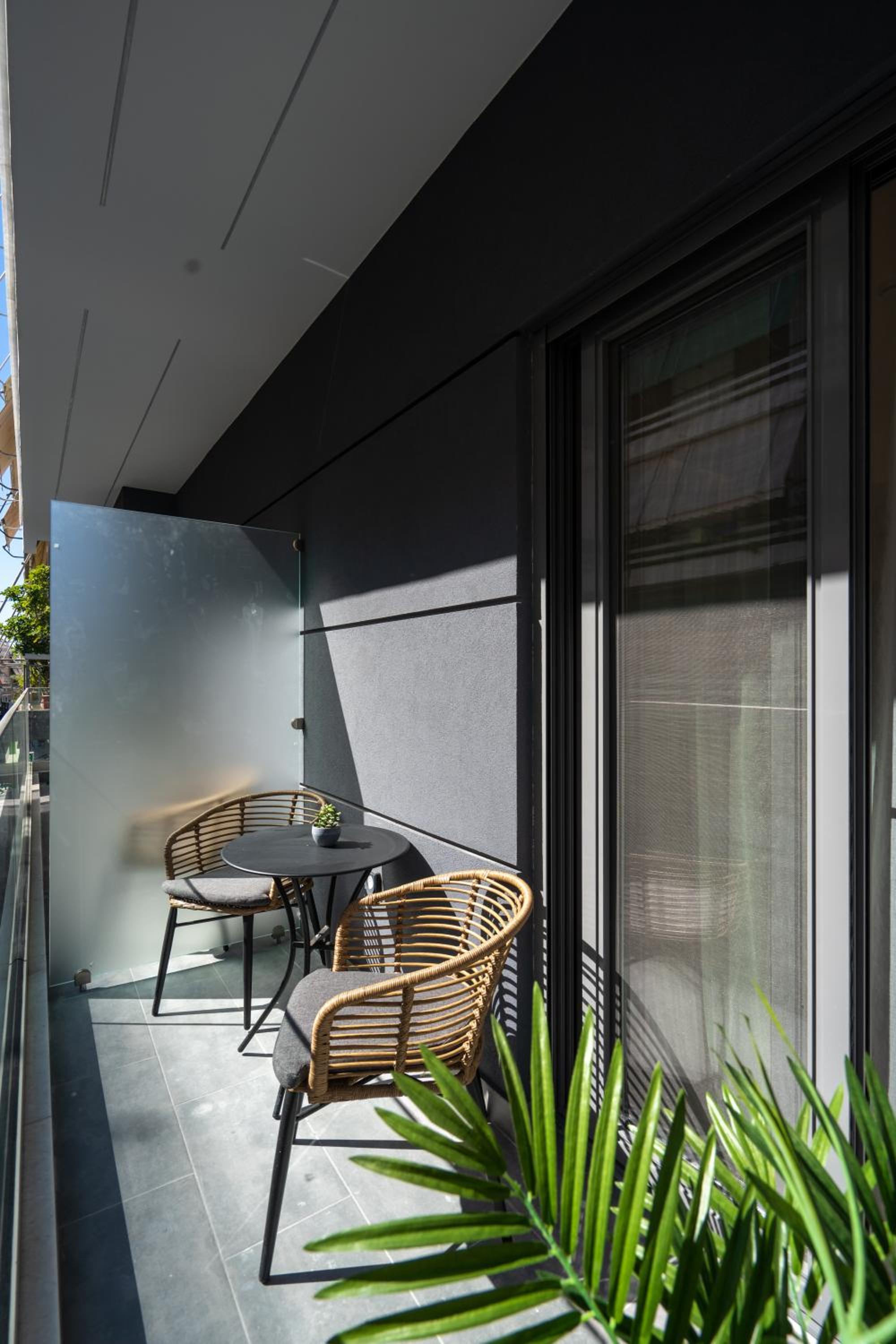 IO SUITES