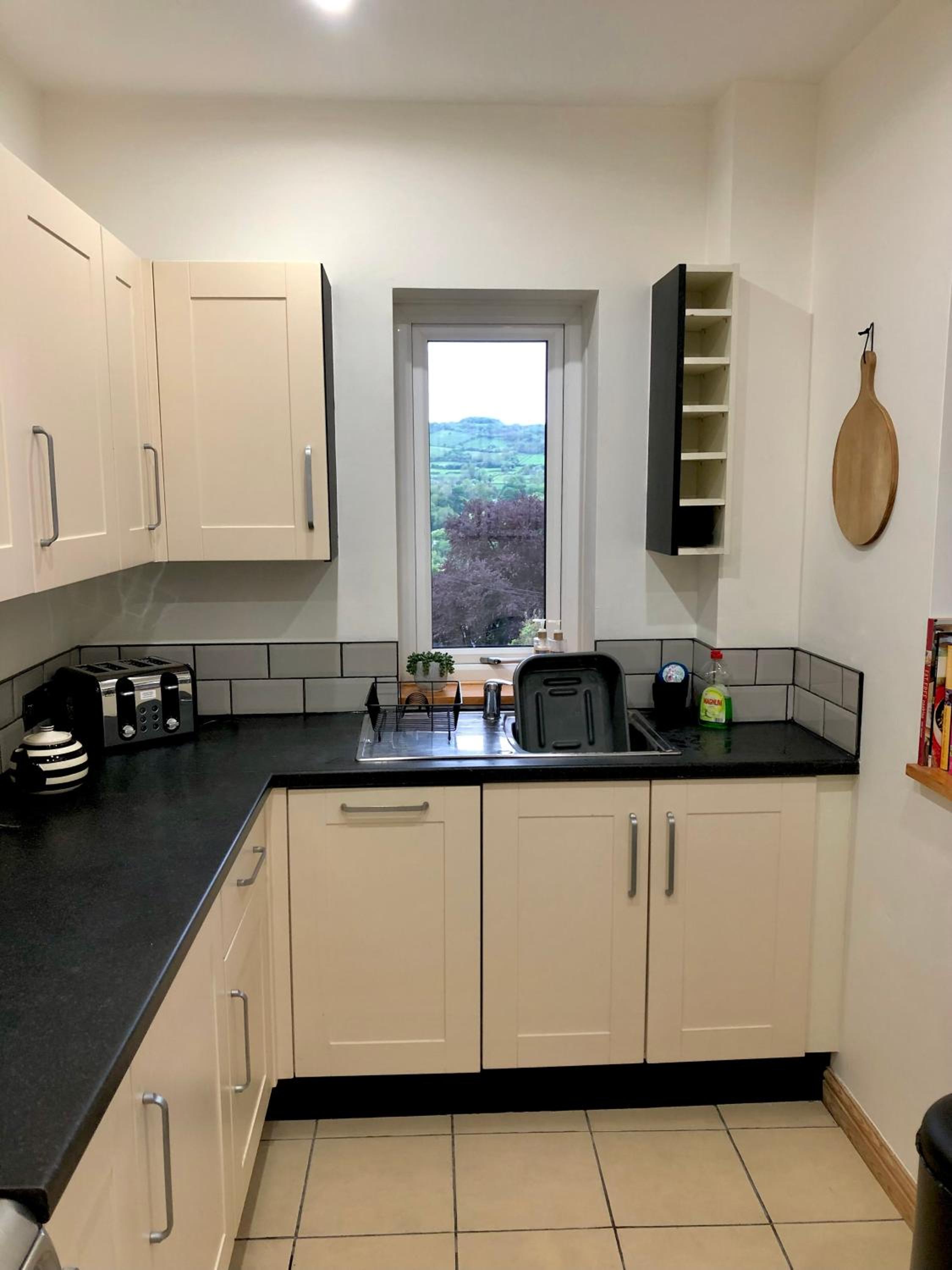 Hilltop House is a welcoming 2 bedroom property view 5